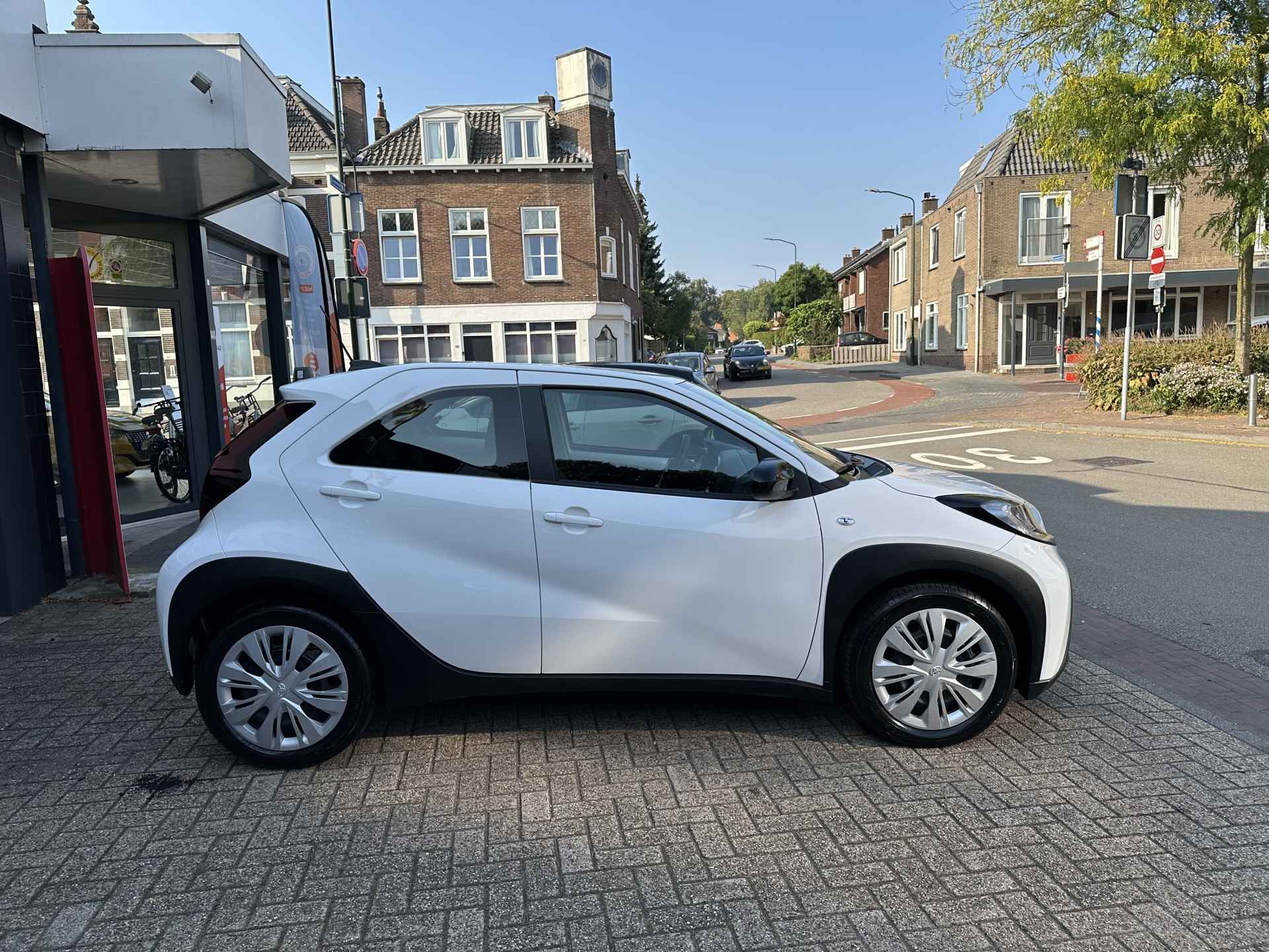 Toyota Aygo X 1.0 VVT-i MT play All-in prijs Airco/Camera/Cruise/Android auto/Apple carplay - 6/25