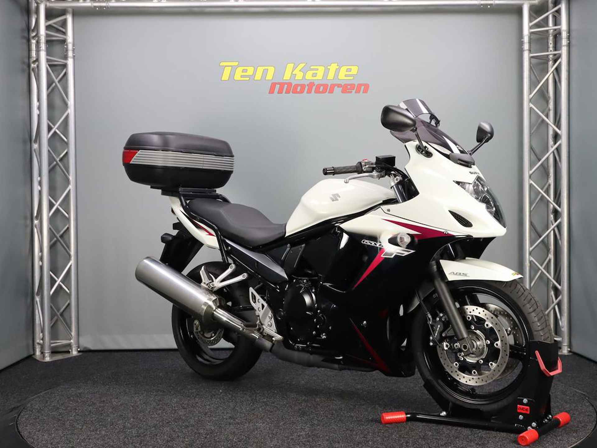 Suzuki GSX 650 F ABS - 2/13