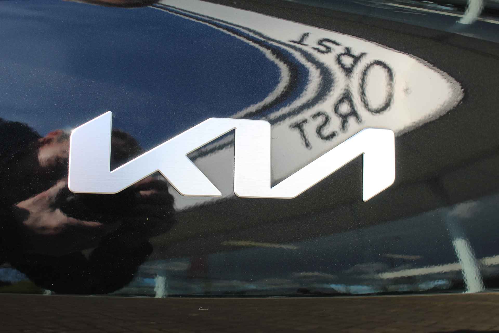 Kia Xceed 1.6-105pk GDi PHEV DynamicLine Hybrid-AUTOMAAT. Als nieuw, slechts 13.500km ! 1300kg trekgewicht Volautm. airco dual, navigatie, cruise cntrl, camera, metallic, LM wielen, stoel- en stuurwielverwarming, DAB radio etc. - 35/51