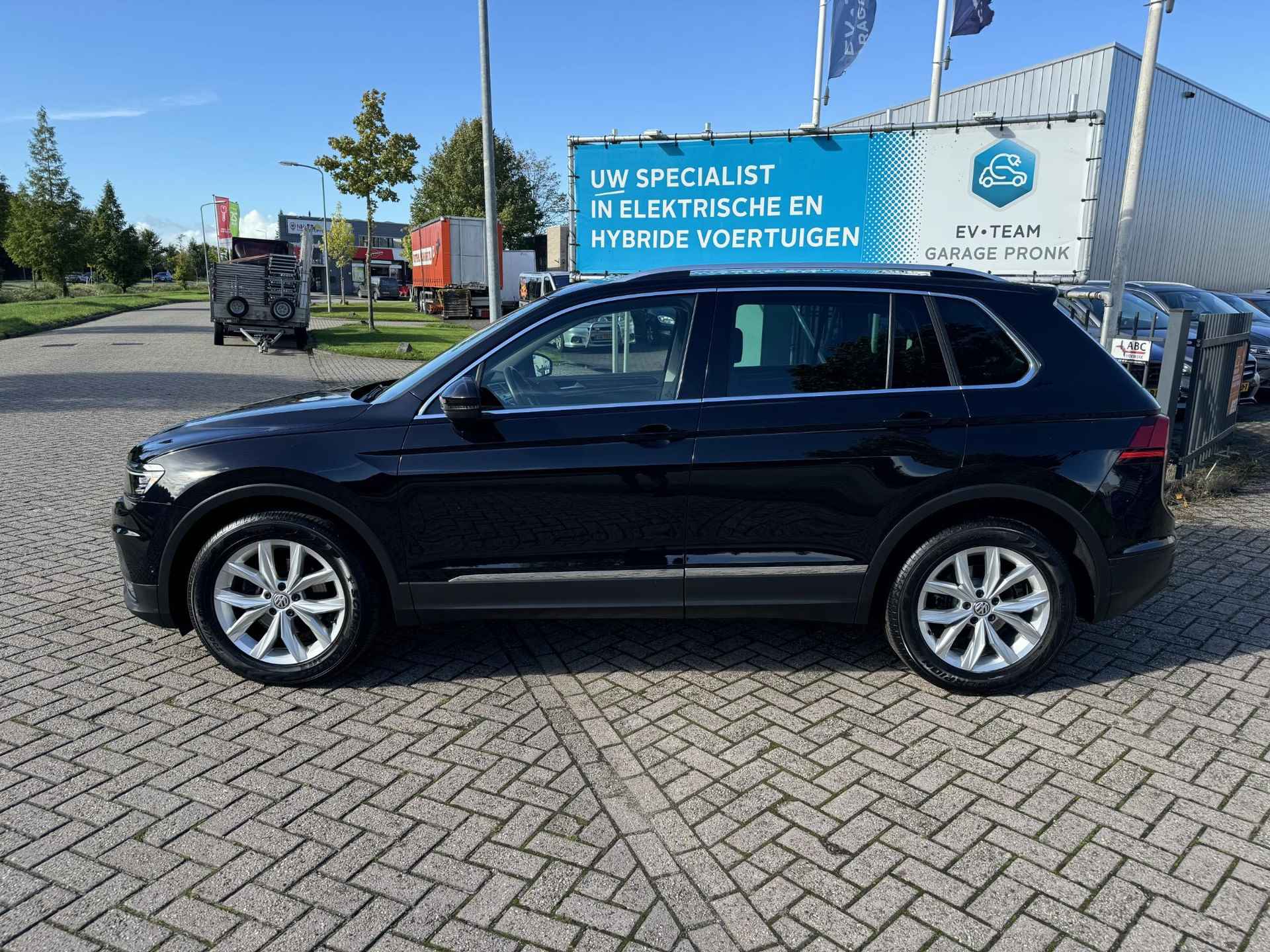 Volkswagen Tiguan 1.5 TSI ACT ACC/CARPLAY/CAMERA/KEYLESS - 4/38