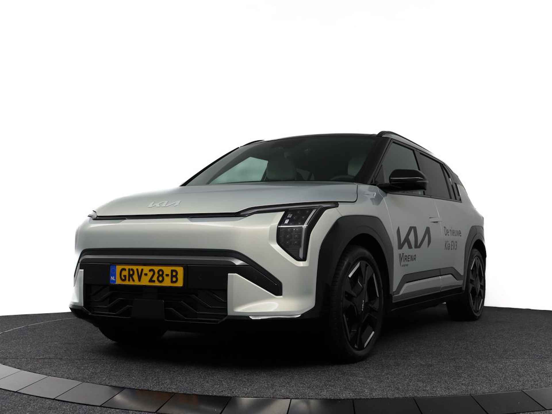 Kia EV3 GT-Line 81.4 kWh - *DEMO* - Draadloze Apple CarPlay / Android Auto - Stoel en stuurwiel verwarming - Panoramadak - Harman Kardon Audio - Dodehoek assistent - Fabrieksgarantie tot 11-2031 - 3/56