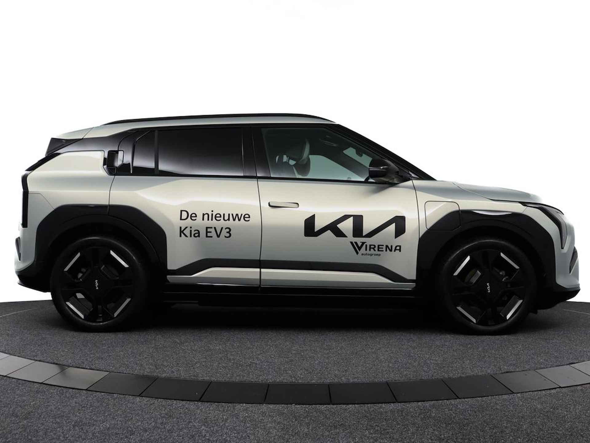 Kia EV3 GT-Line 81.4 kWh - *DEMO* - Draadloze Apple CarPlay / Android Auto - Stoel en stuurwiel verwarming - Panoramadak - Harman Kardon Audio - Dodehoek assistent - Fabrieksgarantie tot 11-2031 - 10/56