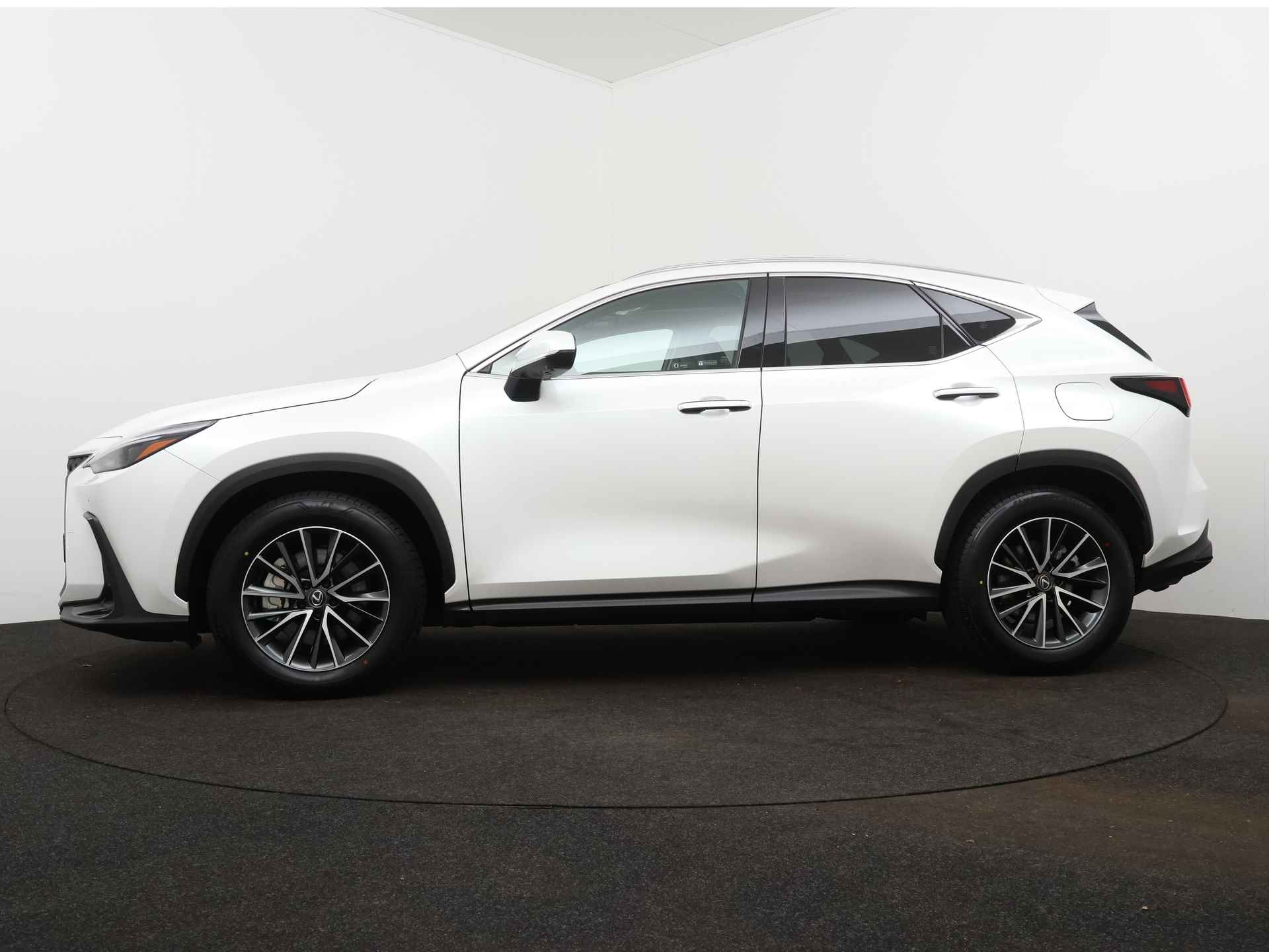 Lexus NX 450h+ AWD Launch Edition Limited | Dodehoekdetector | Head-up display | Stoelgeheugen | Stoelverwarming/-Verkoeling | - 29/58