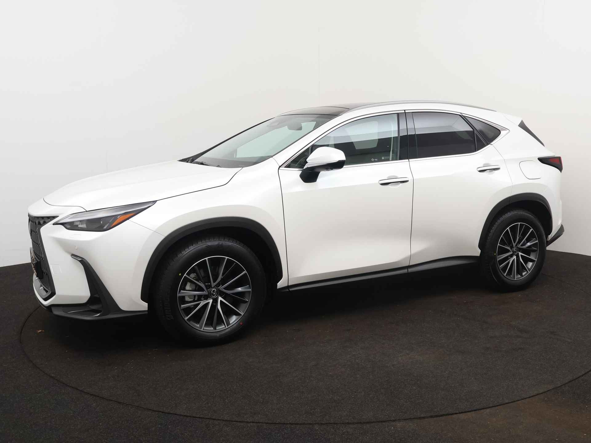 Lexus NX 450h+ AWD Launch Edition Limited | Dodehoekdetector | Head-up display | Stoelgeheugen | Stoelverwarming/-Verkoeling | - 17/58