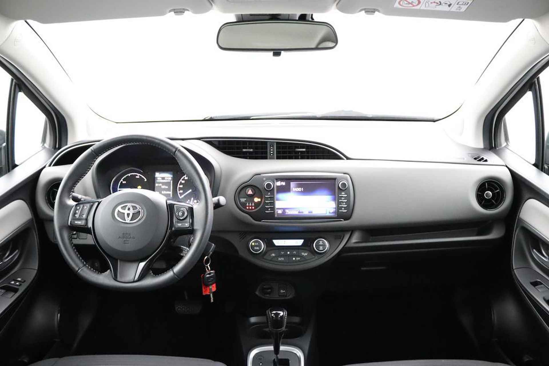 Toyota Yaris 1.5 Hybrid Aspiration | Navigatie | Climate control | Parkeercamera | Cruisecontrol | - 4/47