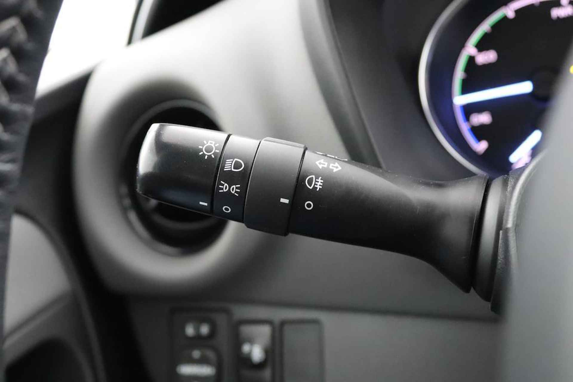 Toyota Yaris 1.5 Hybrid Aspiration | Navigatie | Climate control | Parkeercamera | Cruisecontrol | - 30/47