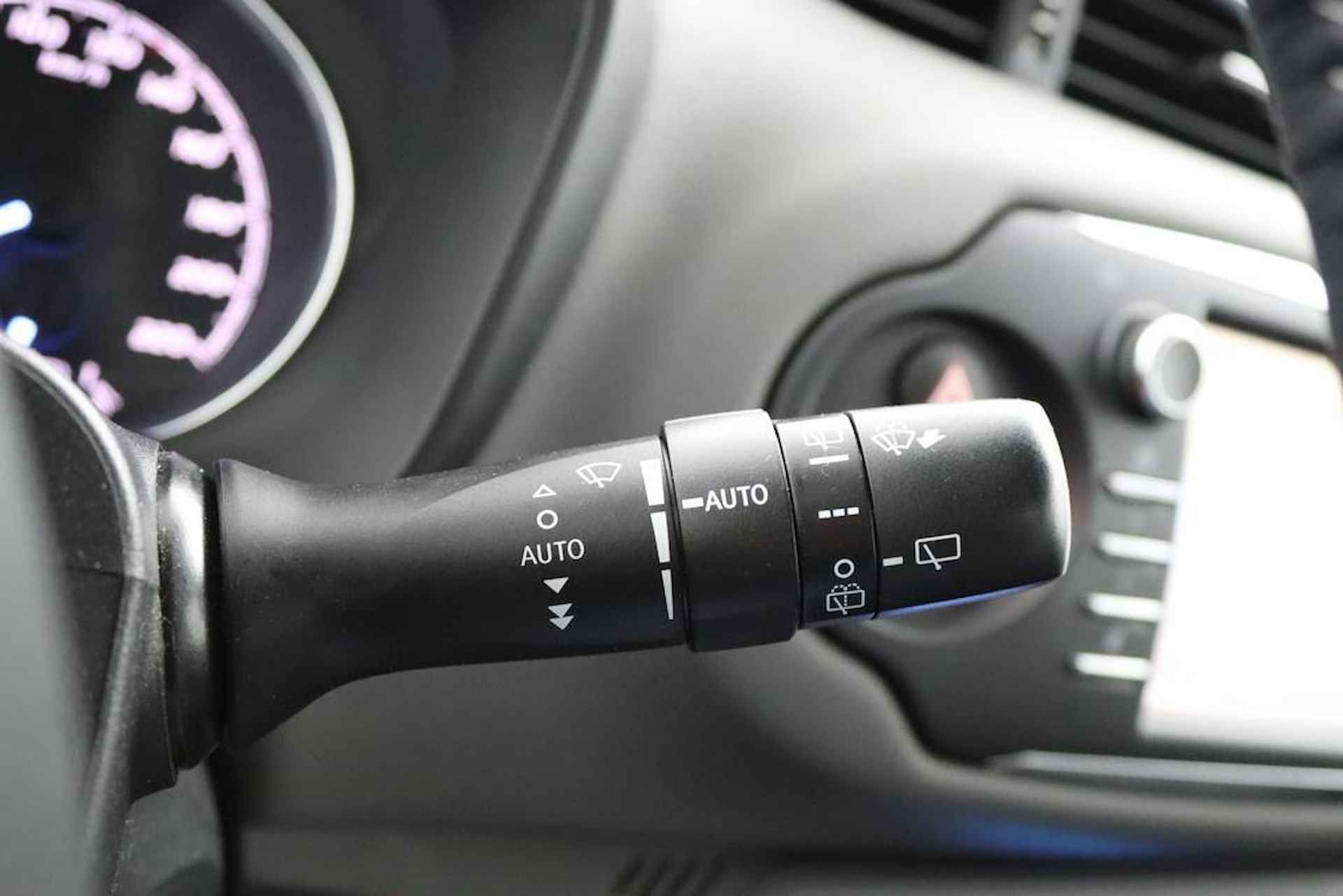 Toyota Yaris 1.5 Hybrid Aspiration | Navigatie | Climate control | Parkeercamera | Cruisecontrol | - 31/47