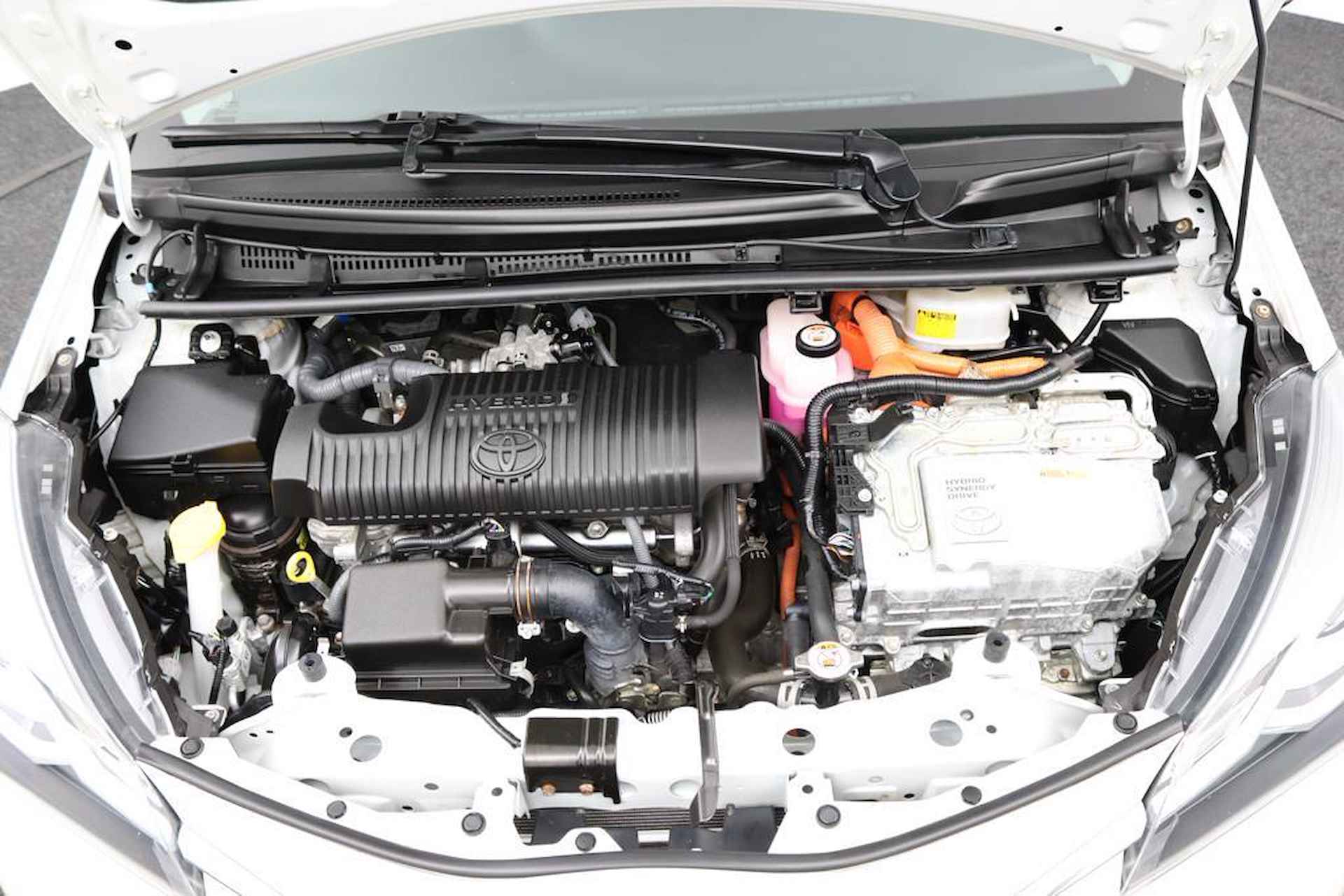 Toyota Yaris 1.5 Hybrid Aspiration | Navigatie | Climate control | Parkeercamera | Cruisecontrol | - 33/47