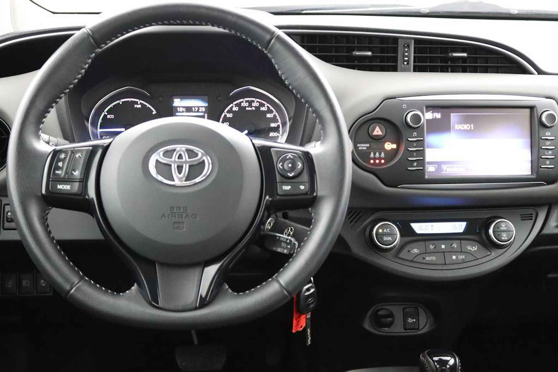 Toyota Yaris 1.5 Hybrid Aspiration | Navigatie | Climate control | Parkeercamera | Cruisecontrol | - 46/47