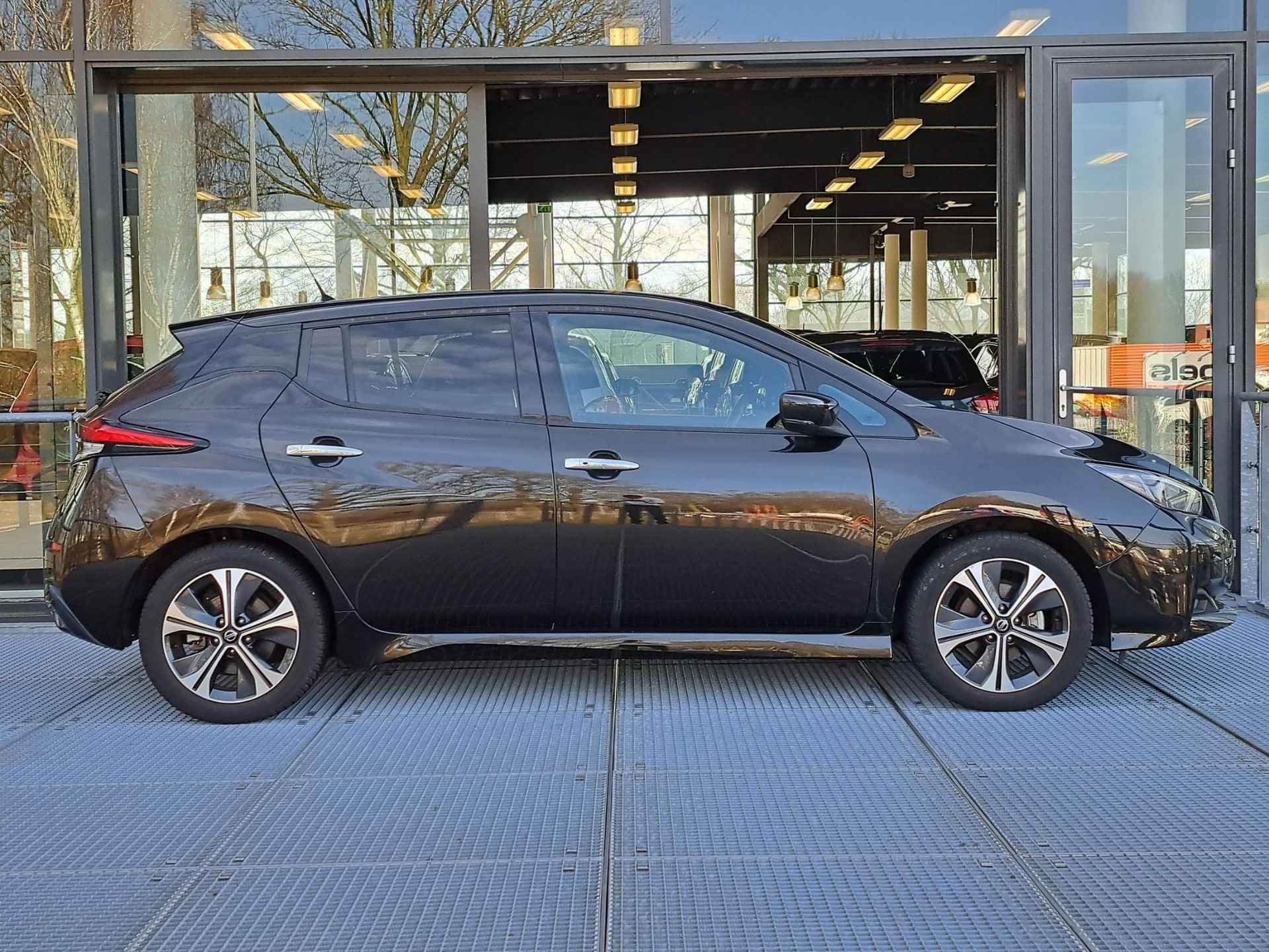 Nissan LEAF 40 kWh N-Connecta | 360° Camera | Parkeersensoren | Navigatie | Apple Carplay | Licht & Regensensor - 17/29