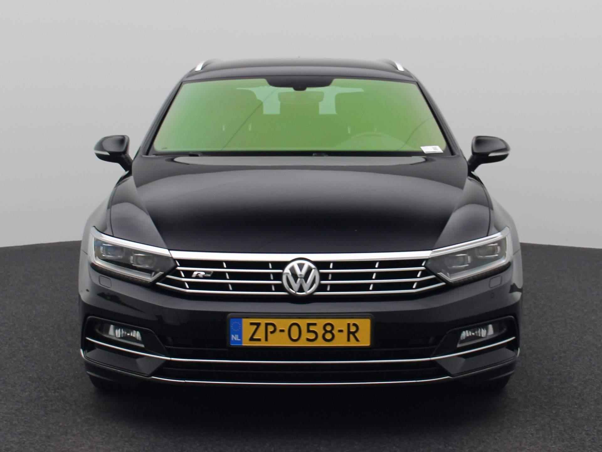 Volkswagen Passat Variant 1.5 TSI Highline Business R | Automaat | Leder | Navigatie | Climate contrtol | Camera | LED | LMV | Parkeer sensoren | Stoel verwarming - 3/43