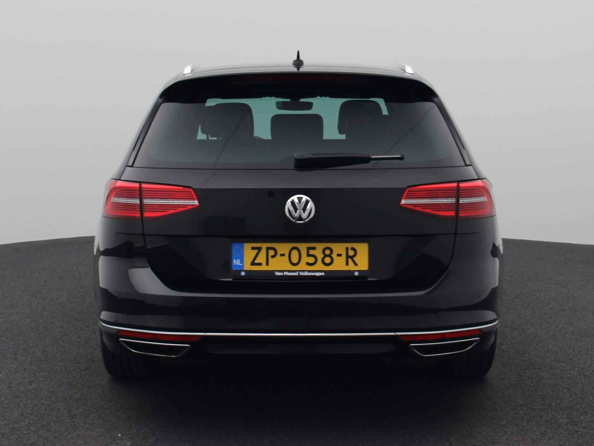 Volkswagen Passat Variant 1.5 TSI Highline Business R | Automaat | Leder | Navigatie | Climate contrtol | Camera | LED | LMV | Parkeer sensoren | Stoel verwarming - 5/43
