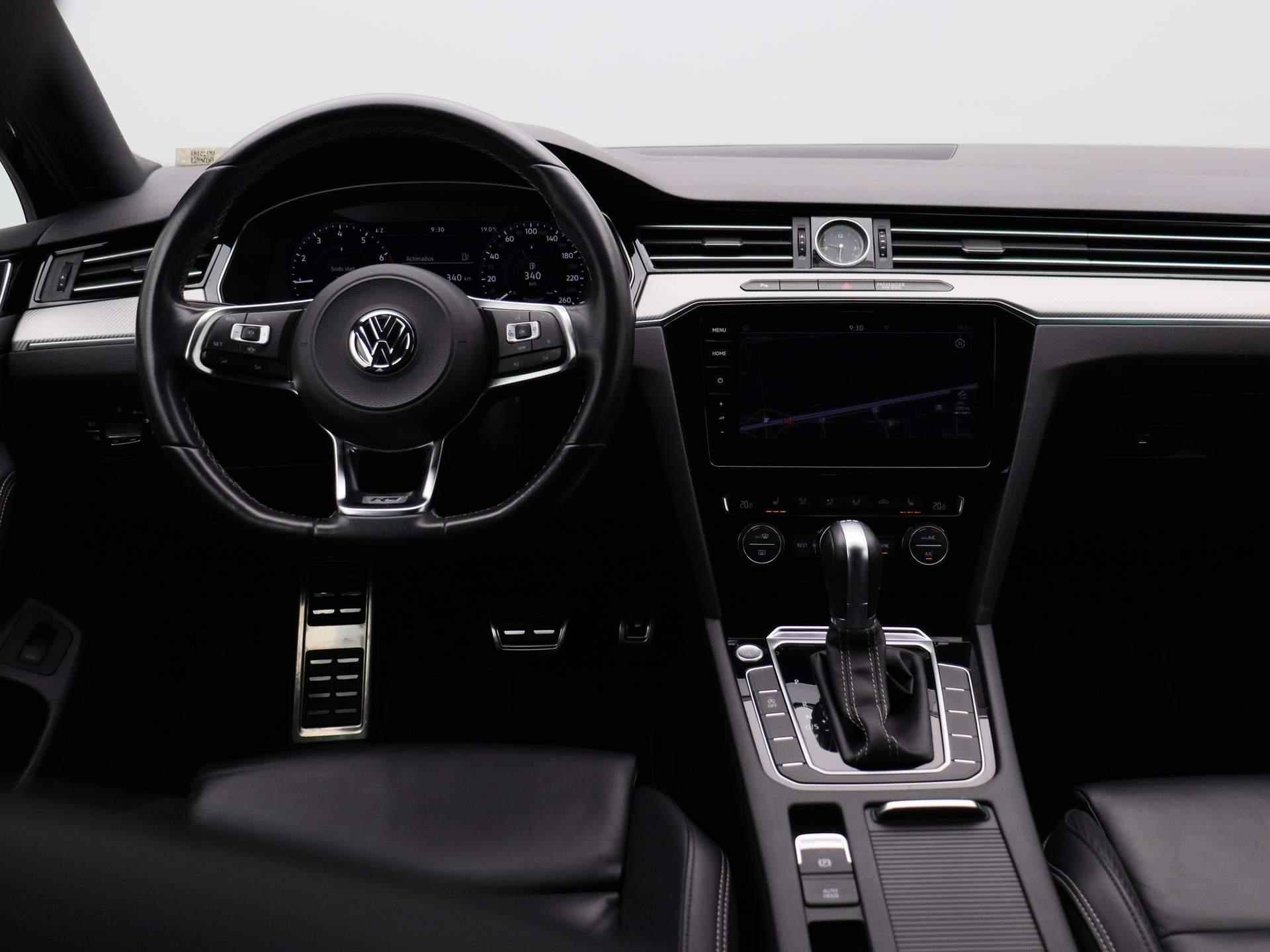 Volkswagen Passat Variant 1.5 TSI Highline Business R | Automaat | Leder | Navigatie | Climate contrtol | Camera | LED | LMV | Parkeer sensoren | Stoel verwarming - 7/43