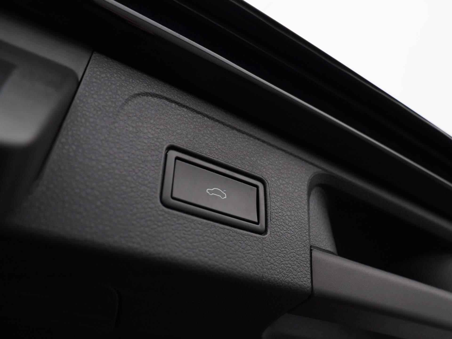 Volkswagen Passat Variant 1.5 TSI Highline Business R | Automaat | Leder | Navigatie | Climate contrtol | Camera | LED | LMV | Parkeer sensoren | Stoel verwarming - 15/43