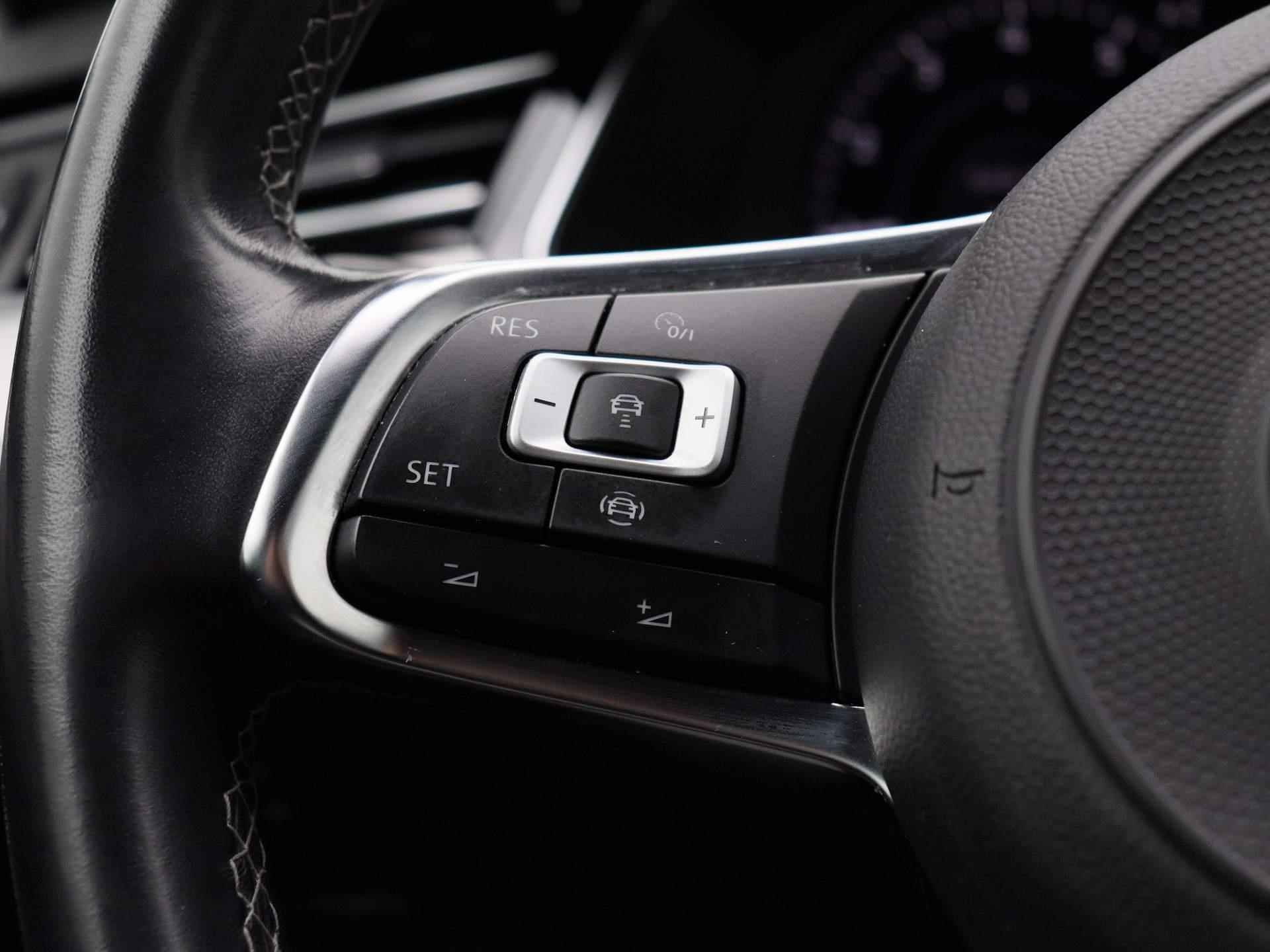 Volkswagen Passat Variant 1.5 TSI Highline Business R | Automaat | Leder | Navigatie | Climate contrtol | Camera | LED | LMV | Parkeer sensoren | Stoel verwarming - 23/43