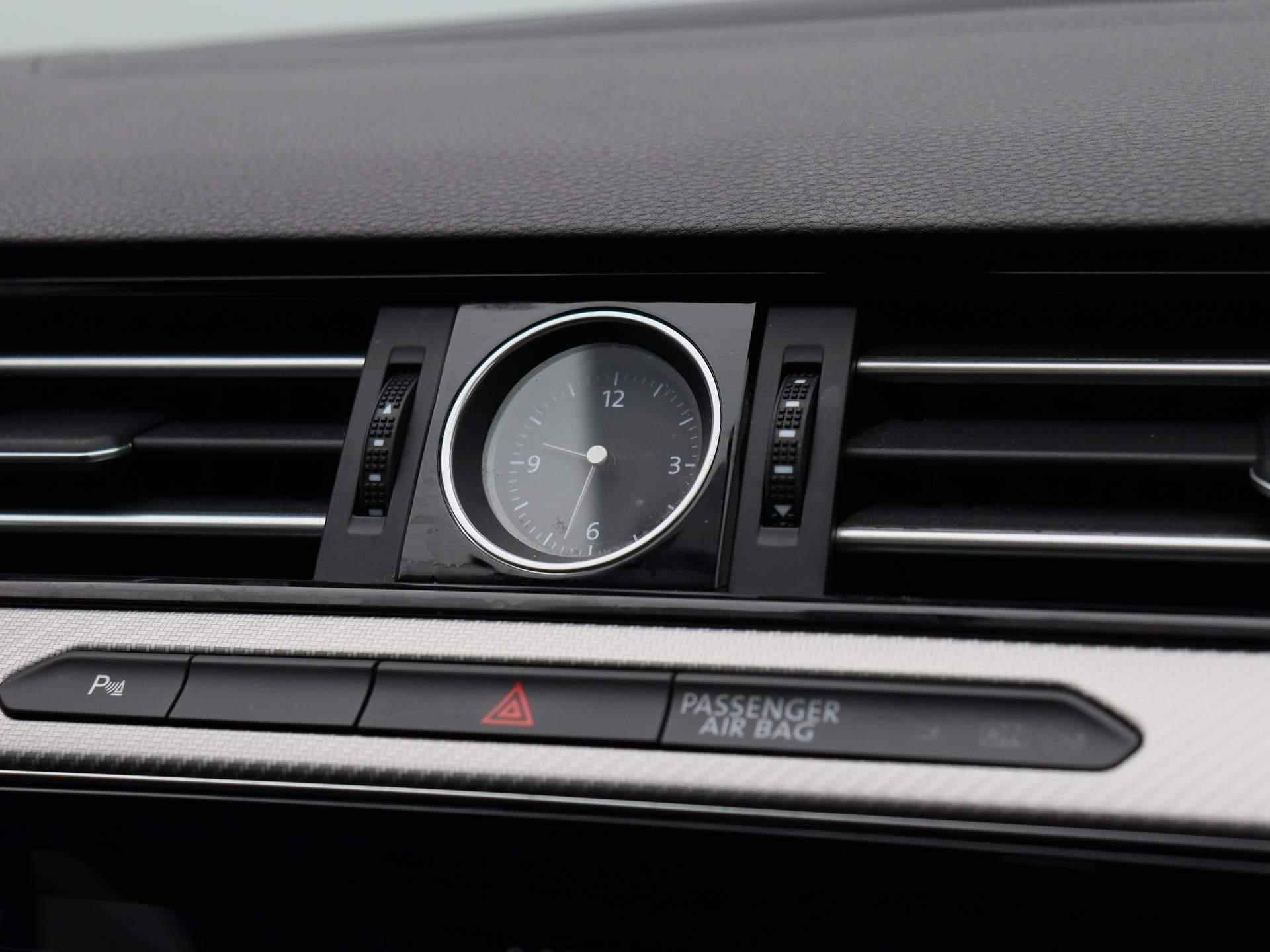 Volkswagen Passat Variant 1.5 TSI Highline Business R | Automaat | Leder | Navigatie | Climate contrtol | Camera | LED | LMV | Parkeer sensoren | Stoel verwarming - 26/43