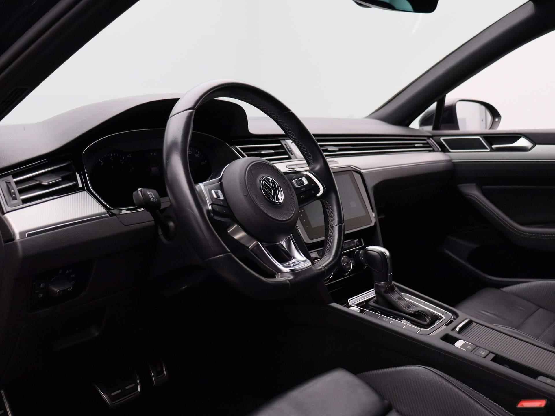 Volkswagen Passat Variant 1.5 TSI Highline Business R | Automaat | Leder | Navigatie | Climate contrtol | Camera | LED | LMV | Parkeer sensoren | Stoel verwarming - 36/43