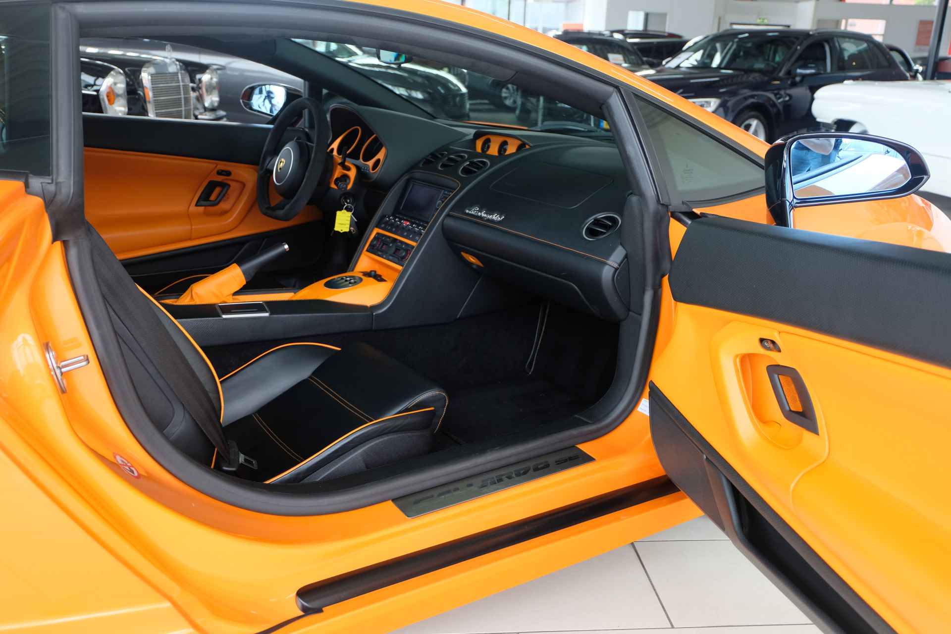 Lamborghini Gallardo SE SLECHTS 250 GEBOUWD/NR 195! BWJ 2005 5.0 V10 520 PK / BTW AUTO! / AUTOMAAT / LEDER / STOELVERW. / CAMERA / NAVI / CLIMA / BI-XENON / SPECIALE CALLISTO VELGEN / TWO TONE - 23/44