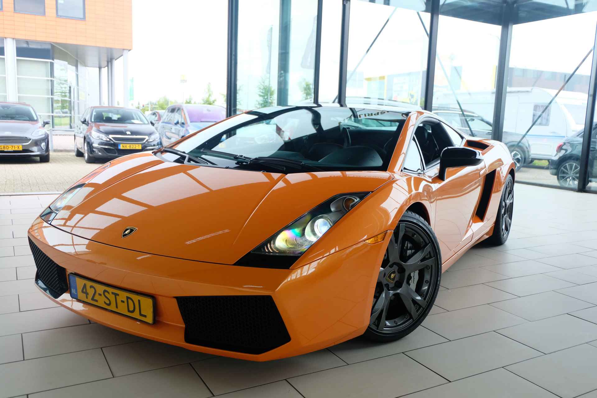 Lamborghini Gallardo SE SLECHTS 250 GEBOUWD/NR 195! BWJ 2005 5.0 V10 520 PK / BTW AUTO! / AUTOMAAT / LEDER / STOELVERW. / CAMERA / NAVI / CLIMA / BI-XENON / SPECIALE CALLISTO VELGEN / TWO TONE - 24/44