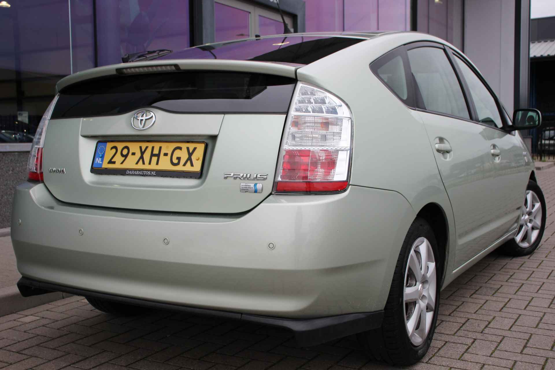 Toyota Prius 1.5 VVT-i Comfort Hybride | Climate & Cruise control - 16/29