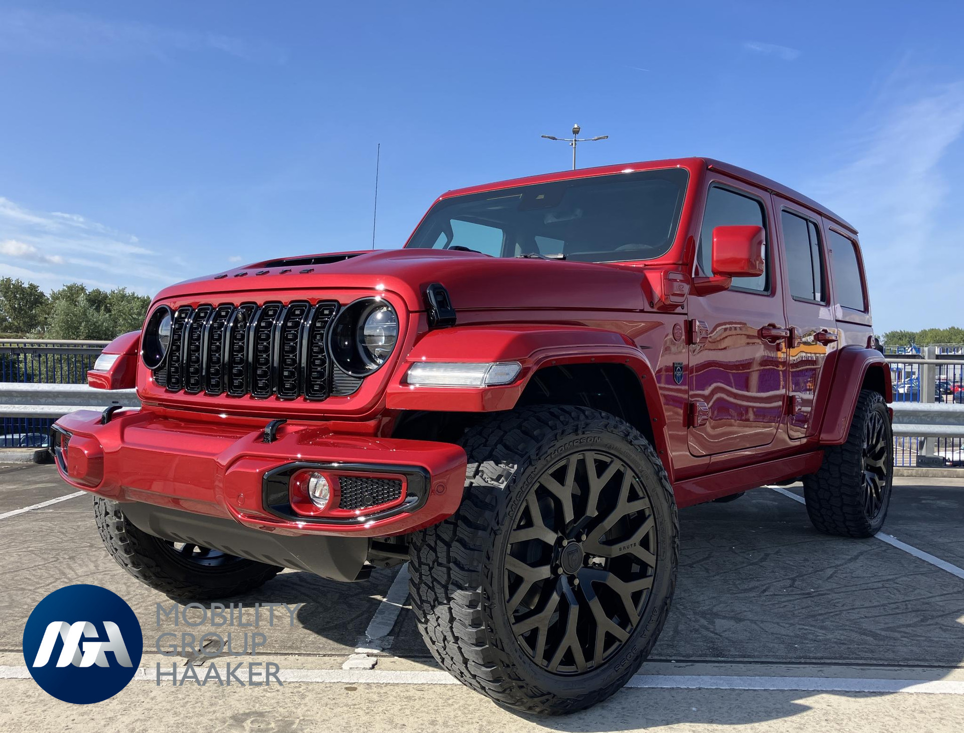 Jeep Wrangler BRUTE Rubicon 4xe 380 / 22" LMV / Hard-Top Jeep Wrangler BRUTE 4xe 380 Custom Skyview BRUTE CUSTOM - Sky View - 22 Inch