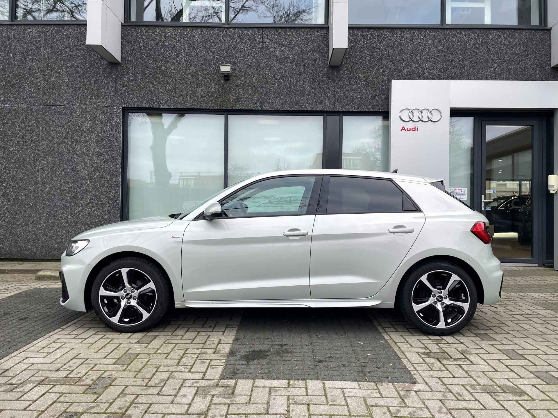 Audi A1 Sportback 25 TFSI Advanced edition S-line exterieur/17 inch velgen/Stoelverwarming/Optiekpakket zwart plus/ Adaptieve cruisecontrol/MMI navigatie/Parkeersensoren voor & achter - 5/13