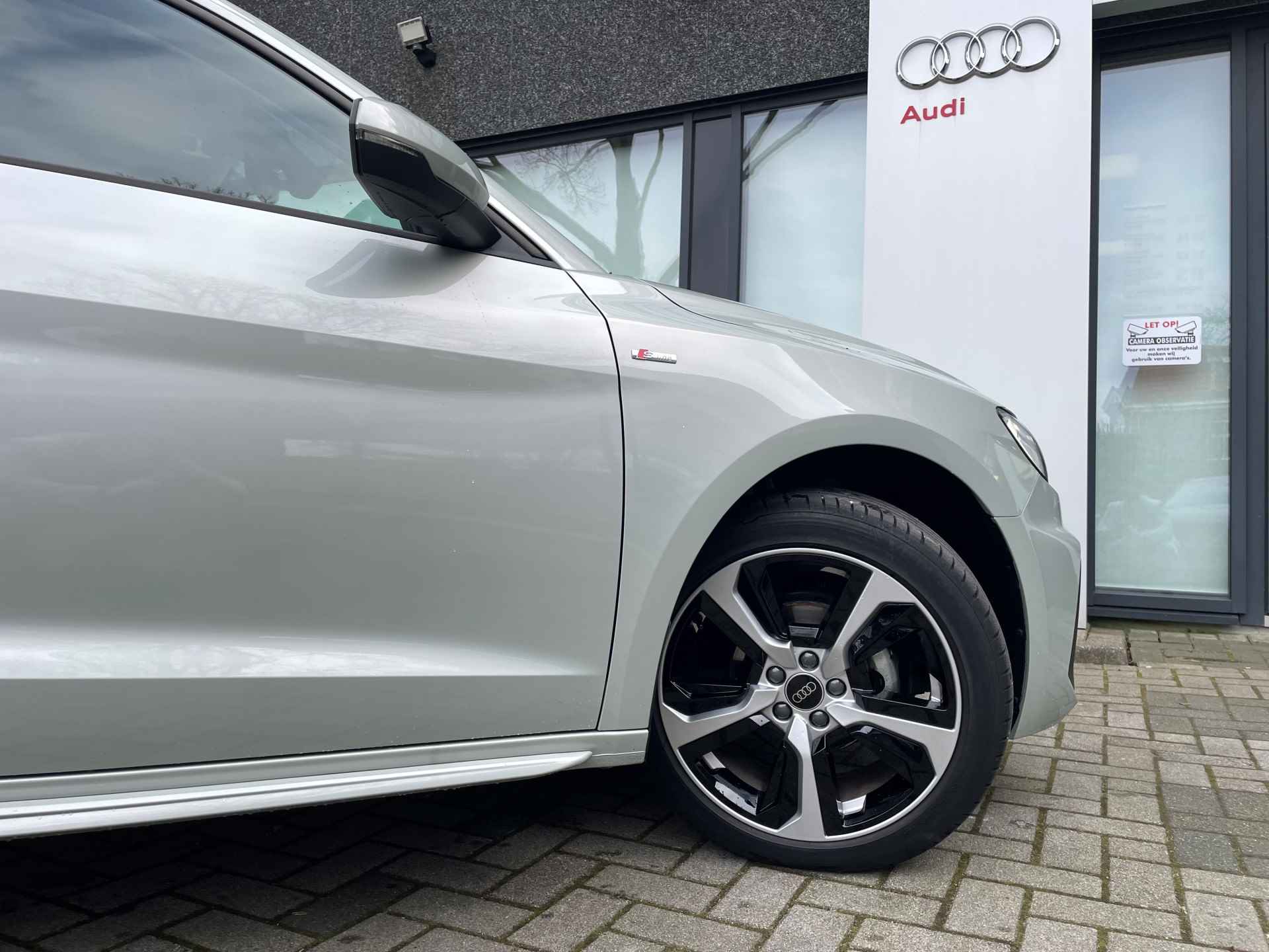 Audi A1 Sportback 25 TFSI Advanced edition S-line exterieur/17 inch velgen/Stoelverwarming/Optiekpakket zwart plus/ Adaptieve cruisecontrol/MMI navigatie/Parkeersensoren voor & achter - 8/13