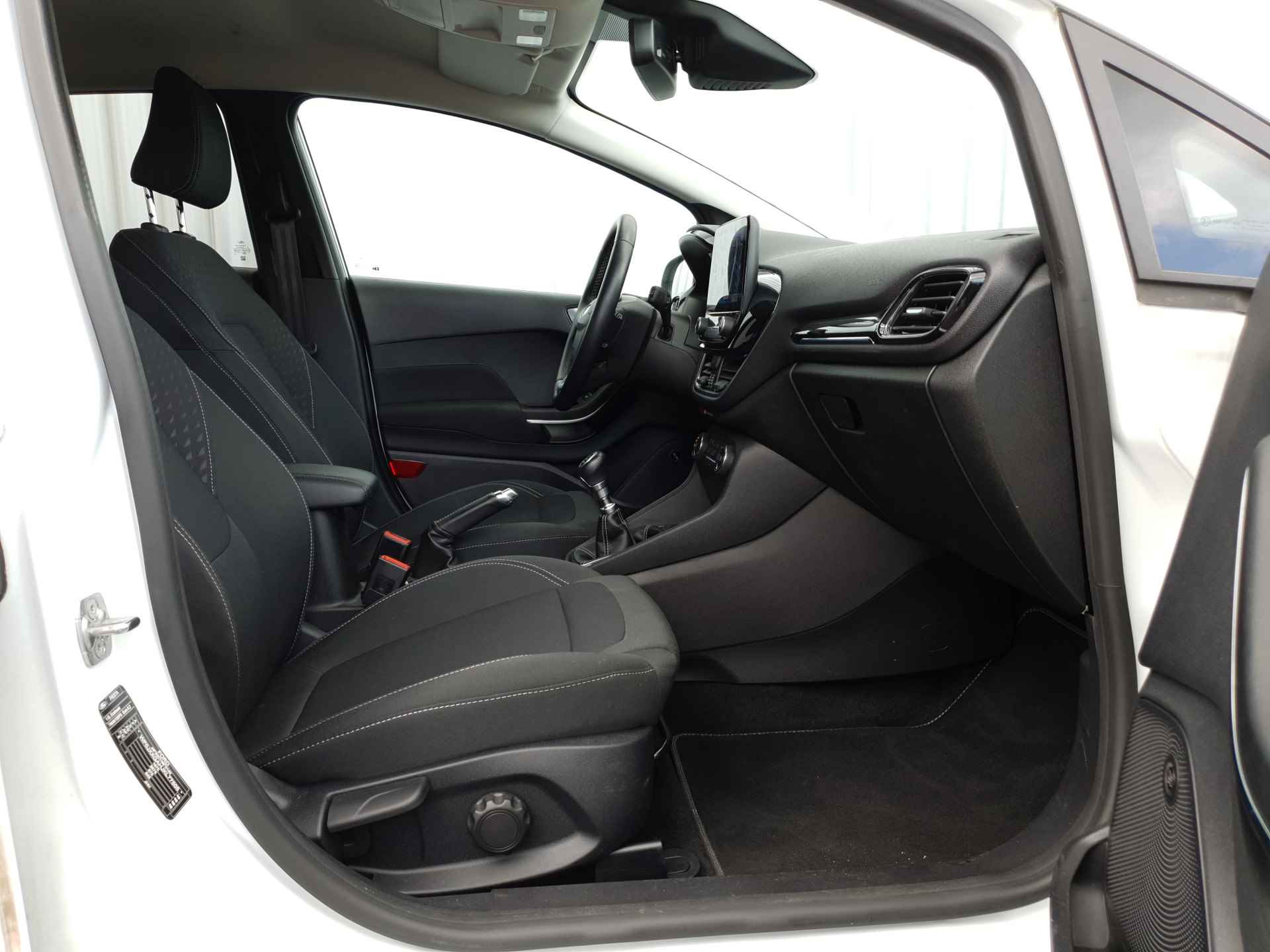 Ford Fiesta 1.0 Titanium | Cruise Control | B&O Audio | Navigatie | Verwarmbare Voorruit - 33/36