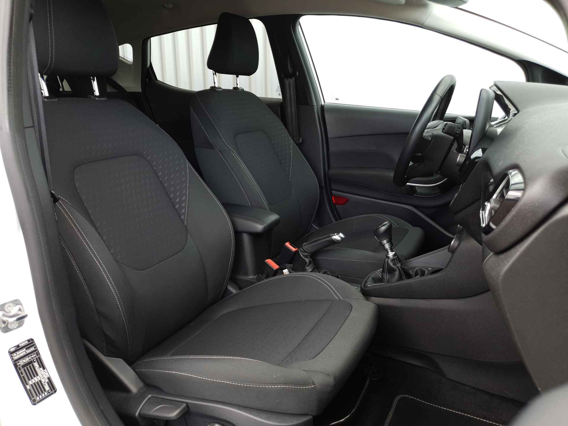 Ford Fiesta 1.0 Titanium | Cruise Control | B&O Audio | Navigatie | Verwarmbare Voorruit - 34/36