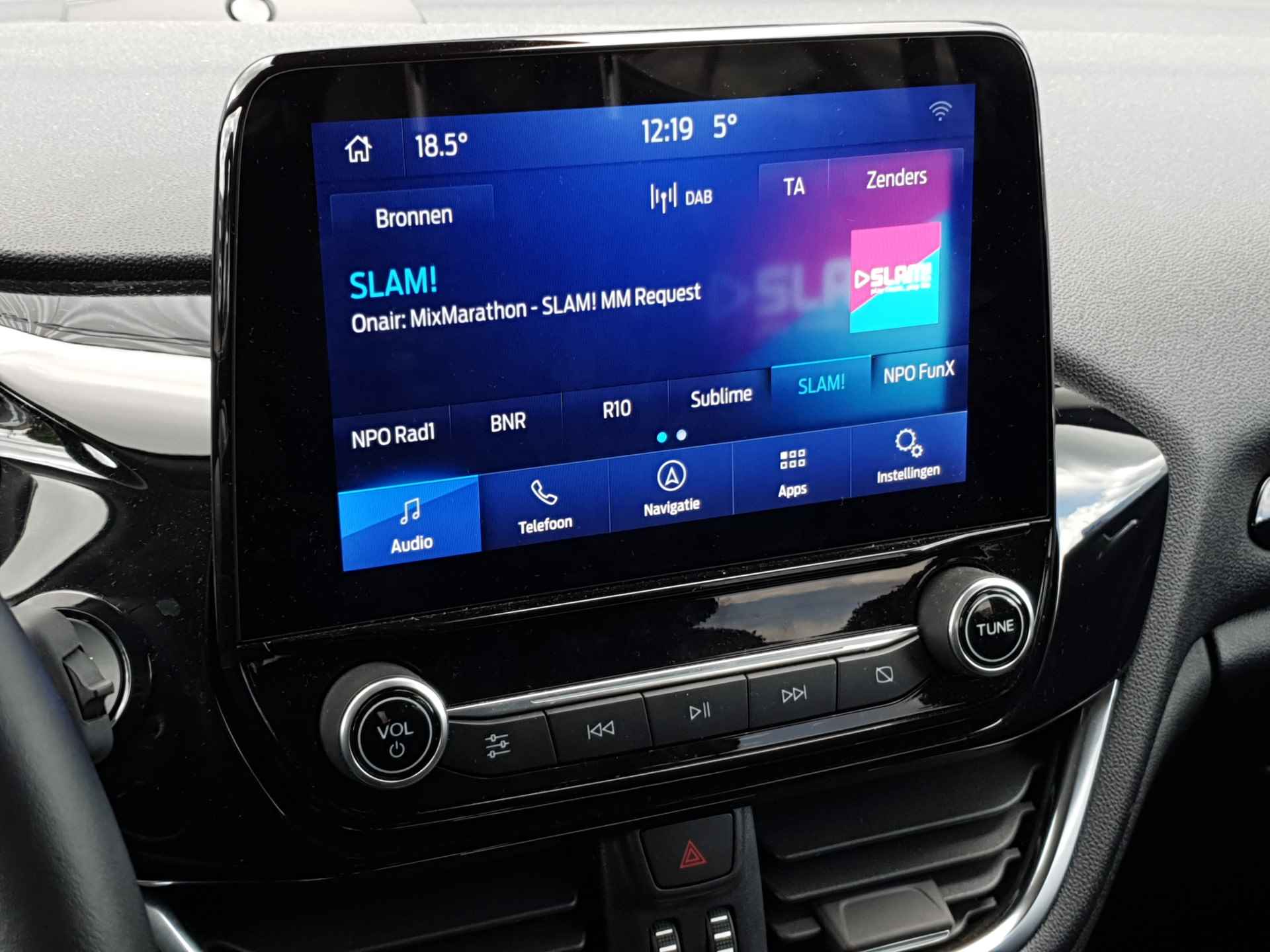 Ford Fiesta 1.0 Titanium | Cruise Control | B&O Audio | Navigatie | Verwarmbare Voorruit - 24/36