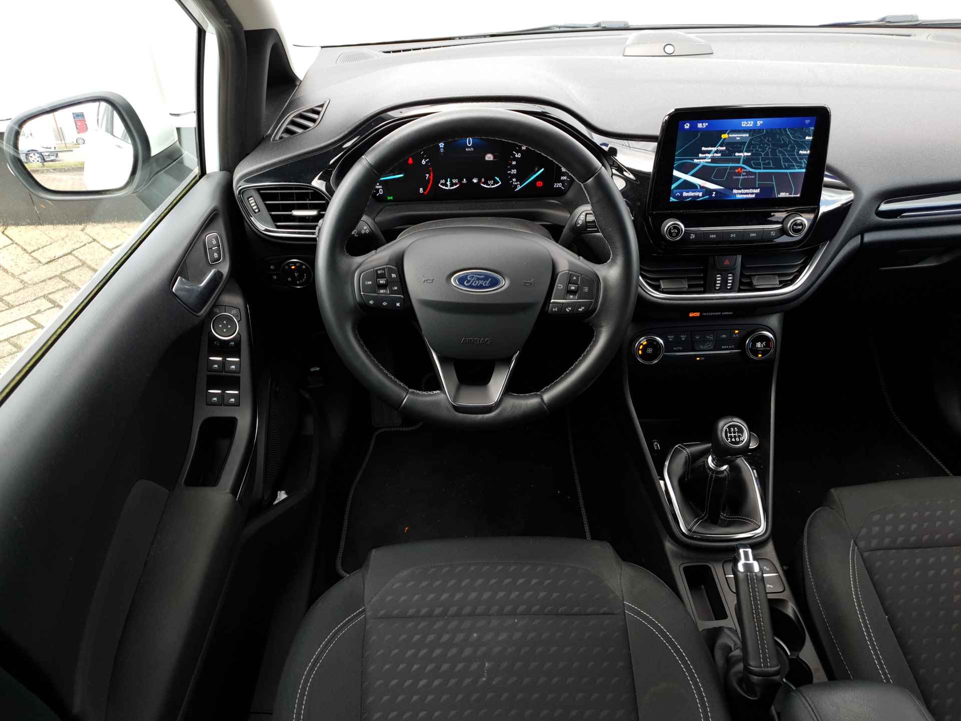 Ford Fiesta 1.0 Titanium | Cruise Control | B&O Audio | Navigatie | Verwarmbare Voorruit - 28/36