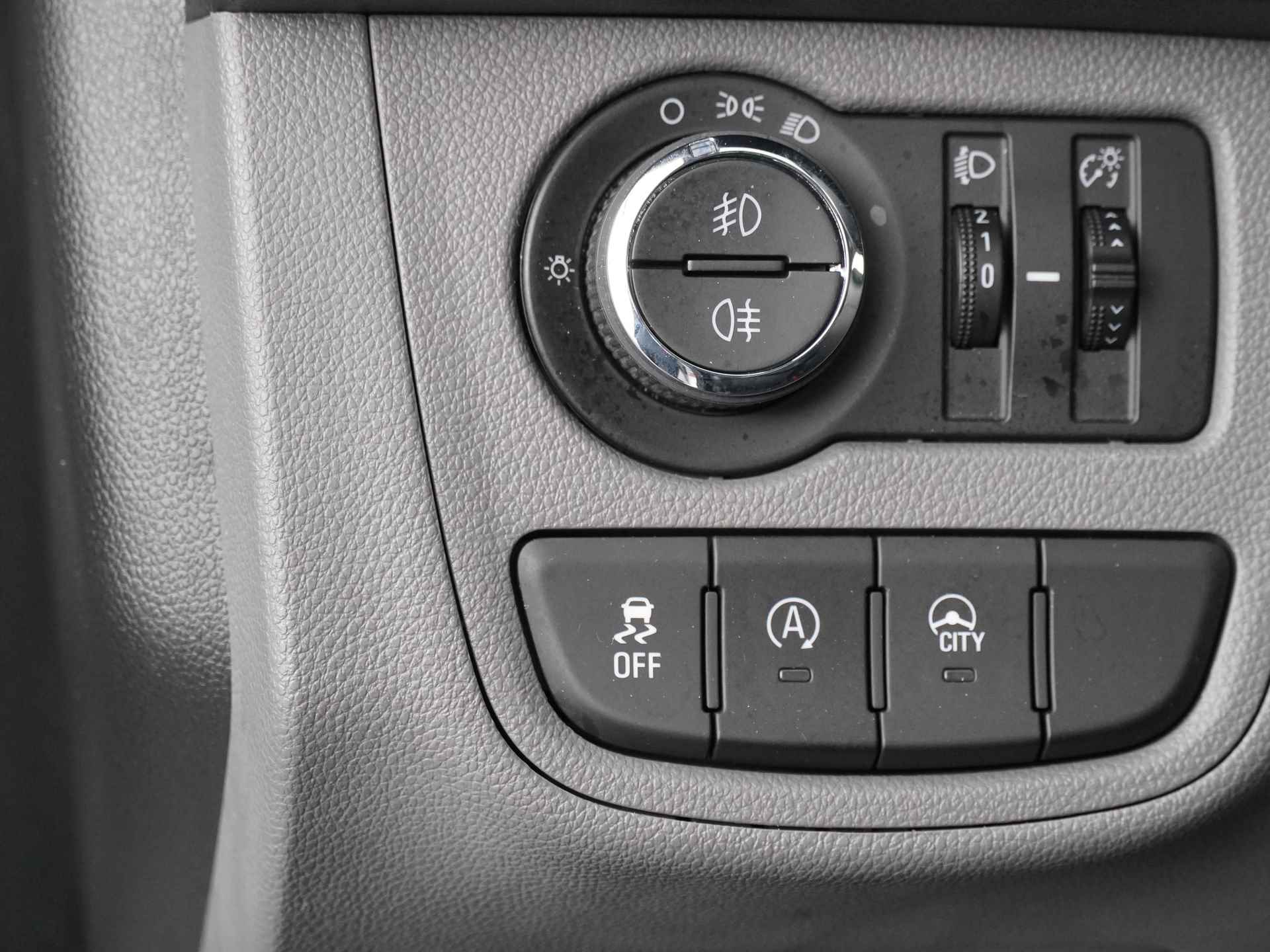 Opel KARL 1.0 ecoFLEX Innovation - Navigatie - Stoelverwarming - Climate Control - 12 maanden BOVAG garantie - 23/43