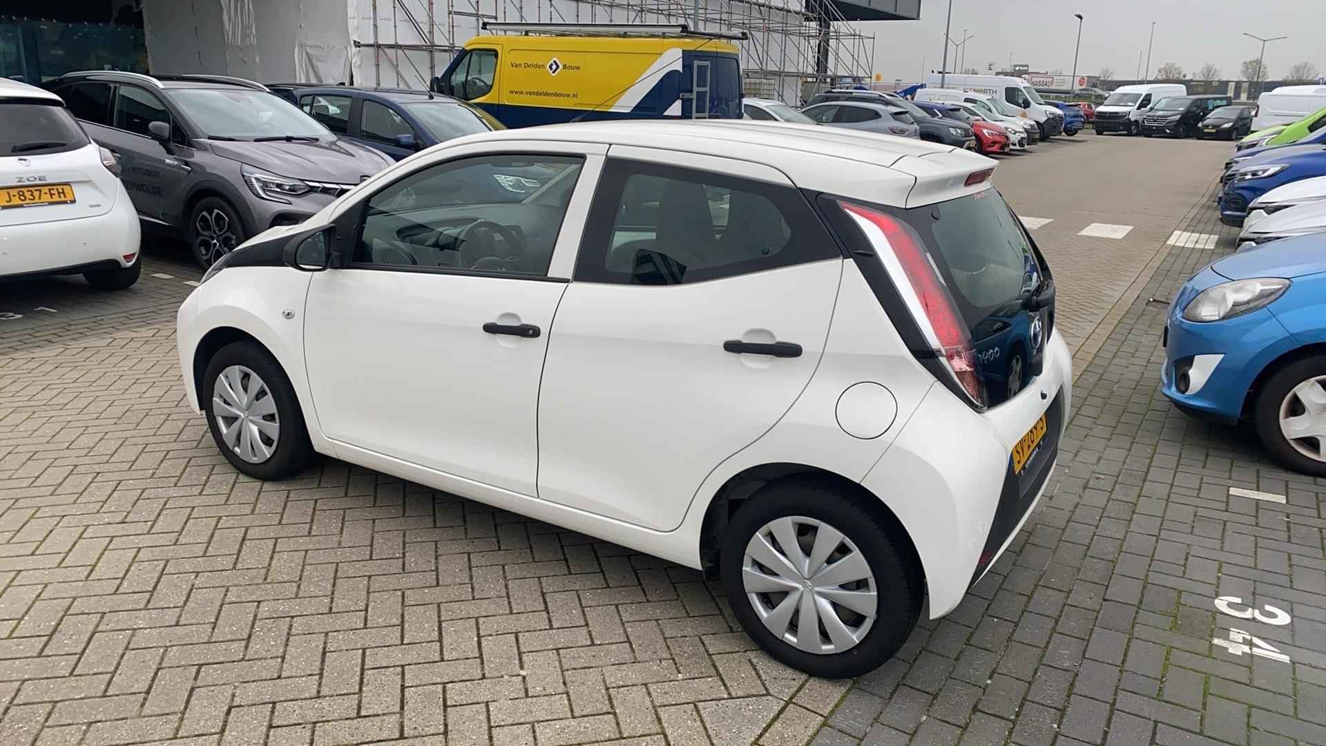 Toyota Aygo 1.0 VVT-i x-fun - 3/19