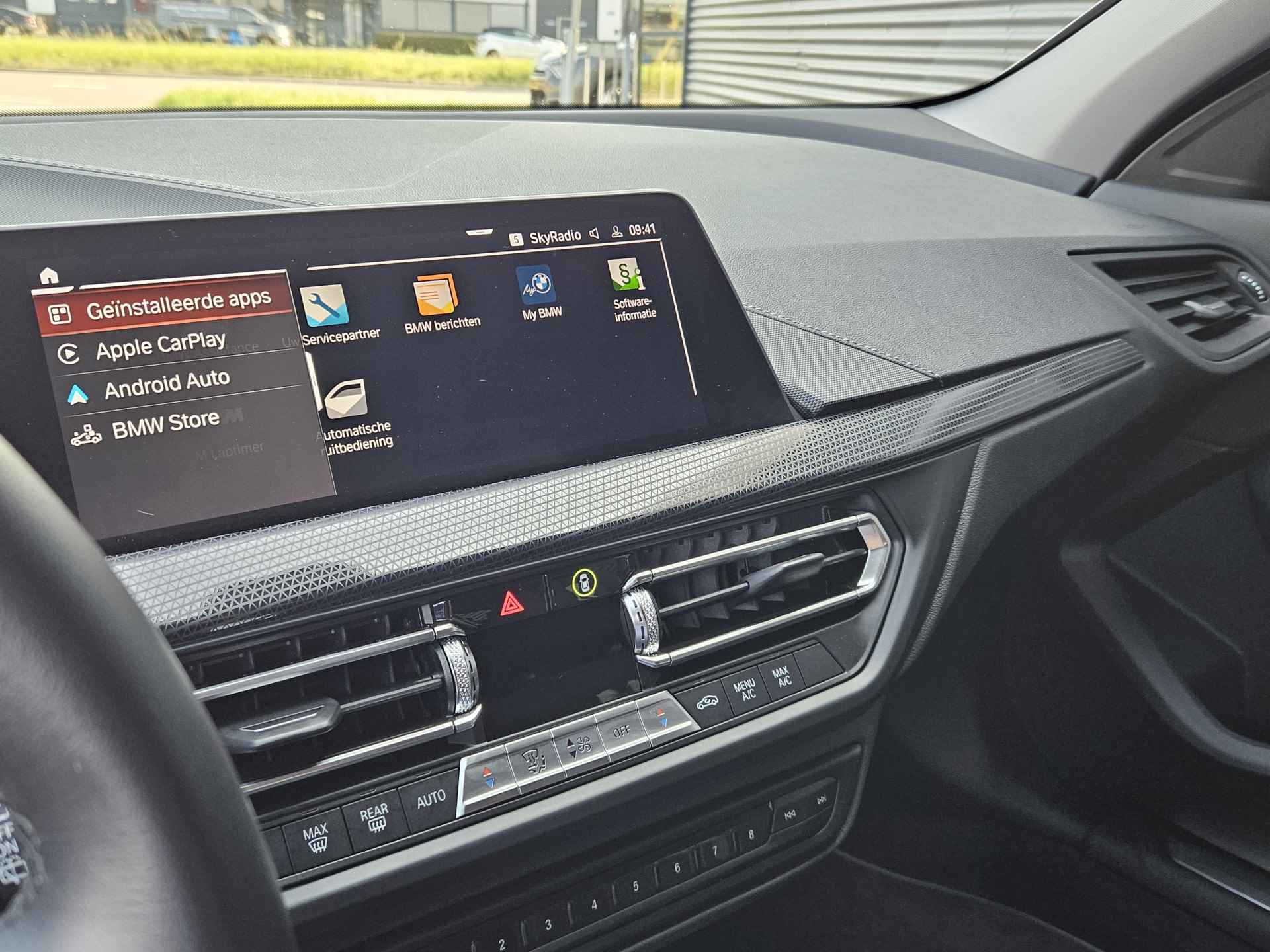 BMW 1-serie 118i Executive Edition | Automaat | Sportstoelen |  Navigatie | Climate Control | LED koplampen | Parkeersensoren voor en achter | Apple Carplay en Android Auto | - 27/45