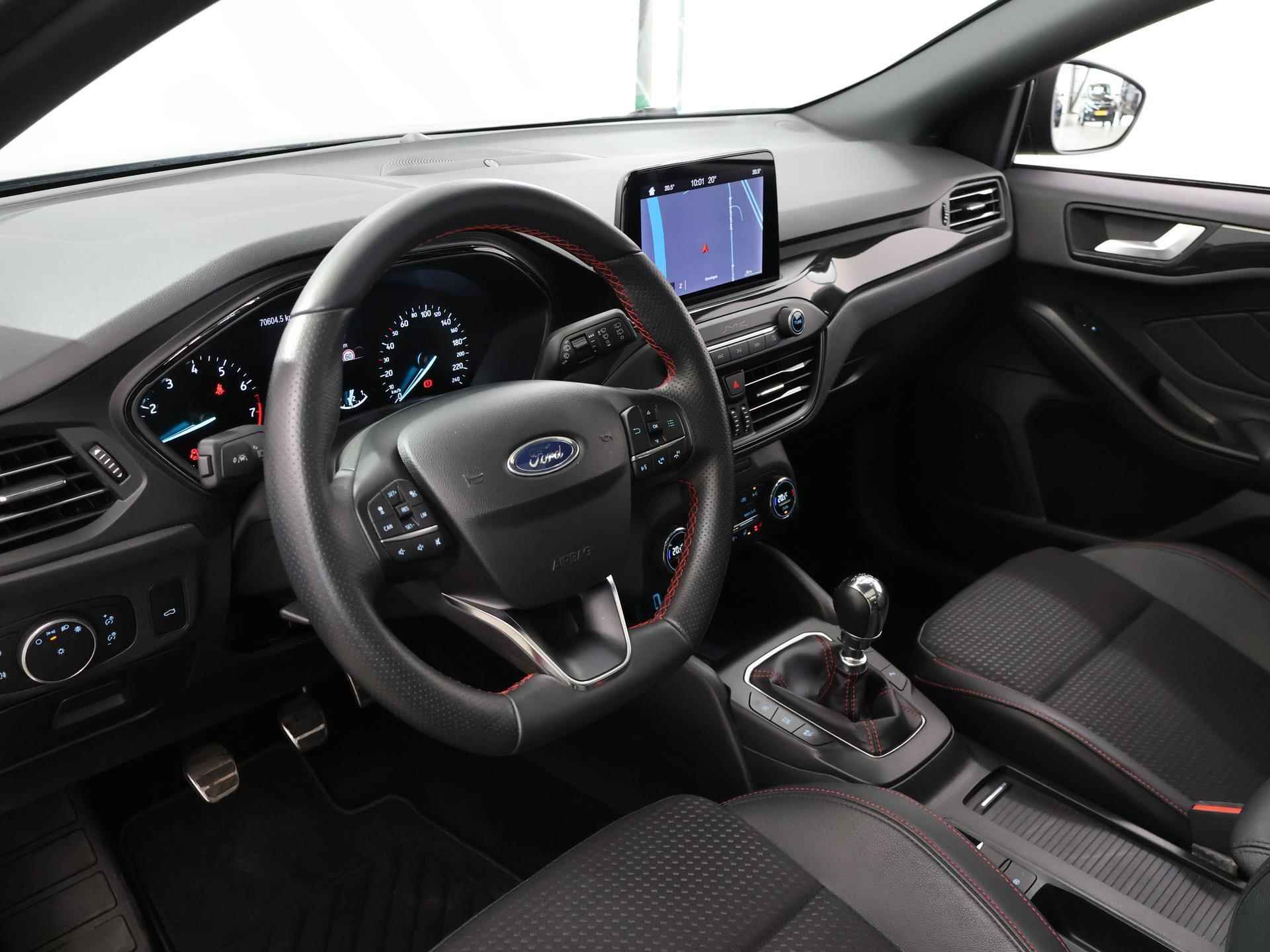 Ford Focus Wagon 1.5 EcoBoost 182 pk ST Line Business | Panoramadak | Adaptive Cruise Control | Elekt. Achterklep | Design LED koplampen | - 8/45