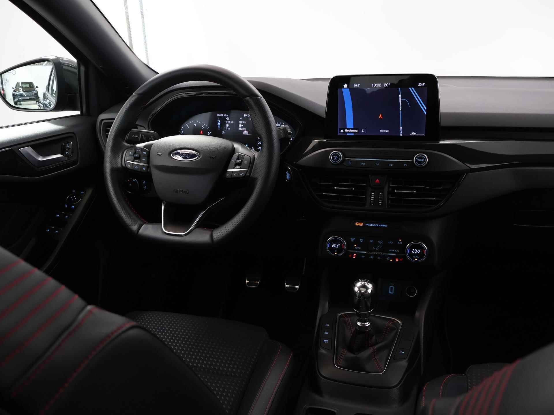 Ford Focus Wagon 1.5 EcoBoost 182 pk ST Line Business | Panoramadak | Adaptive Cruise Control | Elekt. Achterklep | Design LED koplampen | - 10/45