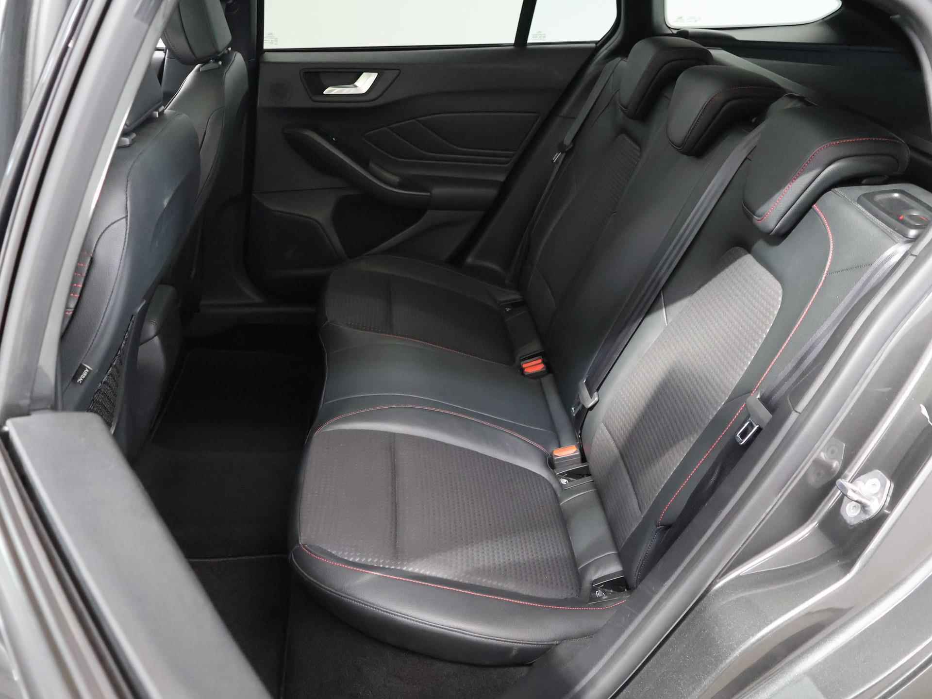 Ford Focus Wagon 1.5 EcoBoost 182 pk ST Line Business | Panoramadak | Adaptive Cruise Control | Elekt. Achterklep | Design LED koplampen | - 12/45