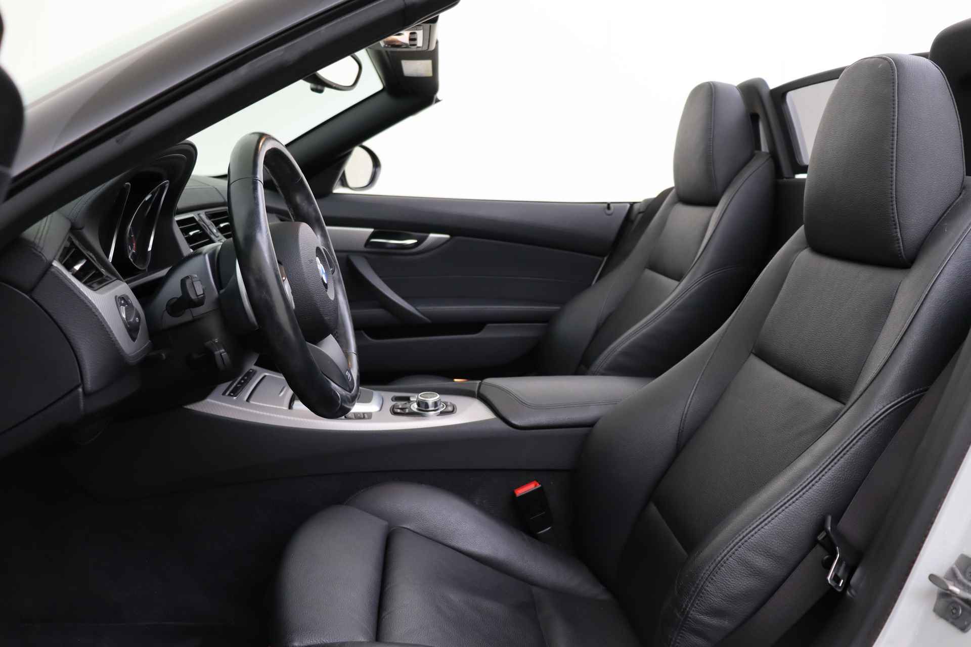BMW Z4 Roadster sDrive28i High Executive M Sport Automaat / Sportstoelen / Adaptief M onderstel / Comfort Access / Stoelverwarming / Navigatie Professional / Spraaksturing / Leder - 9/64