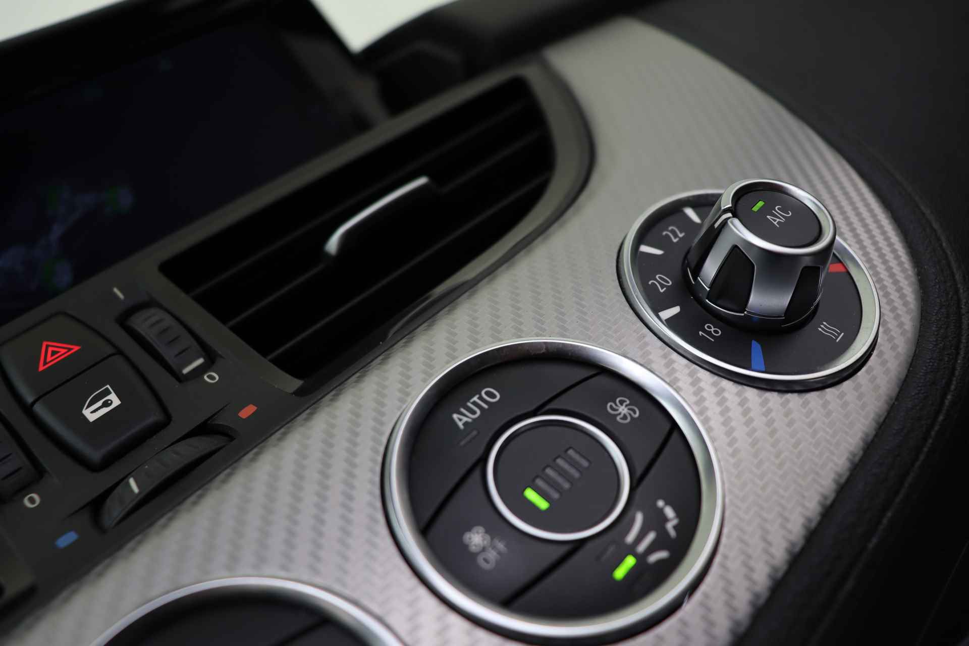BMW Z4 Roadster sDrive28i High Executive M Sport Automaat / Sportstoelen / Adaptief M onderstel / Comfort Access / Stoelverwarming / Navigatie Professional / Spraaksturing / Leder - 42/64