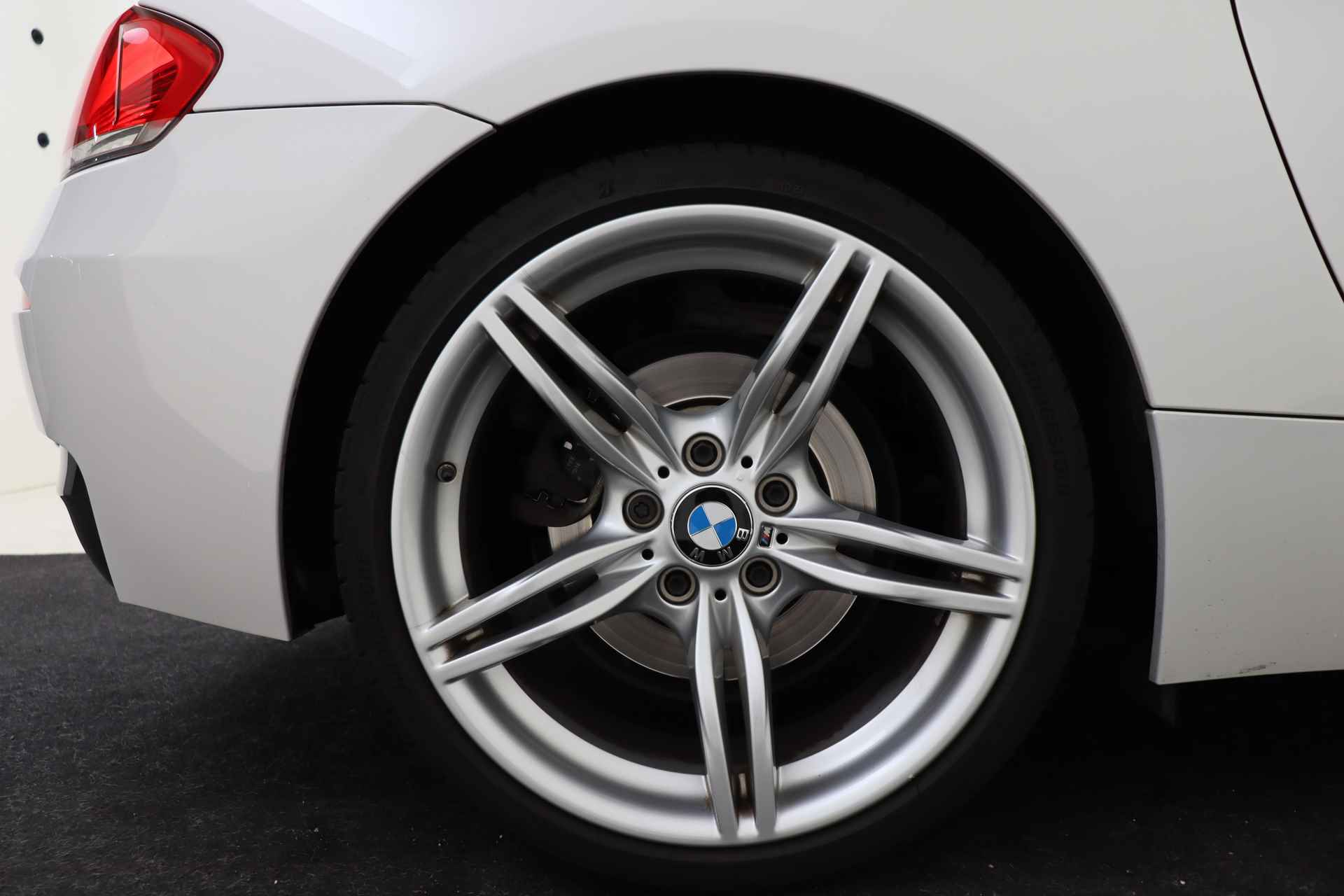 BMW Z4 Roadster sDrive28i High Executive M Sport Automaat / Sportstoelen / Adaptief M onderstel / Comfort Access / Stoelverwarming / Navigatie Professional / Spraaksturing / Leder - 61/64