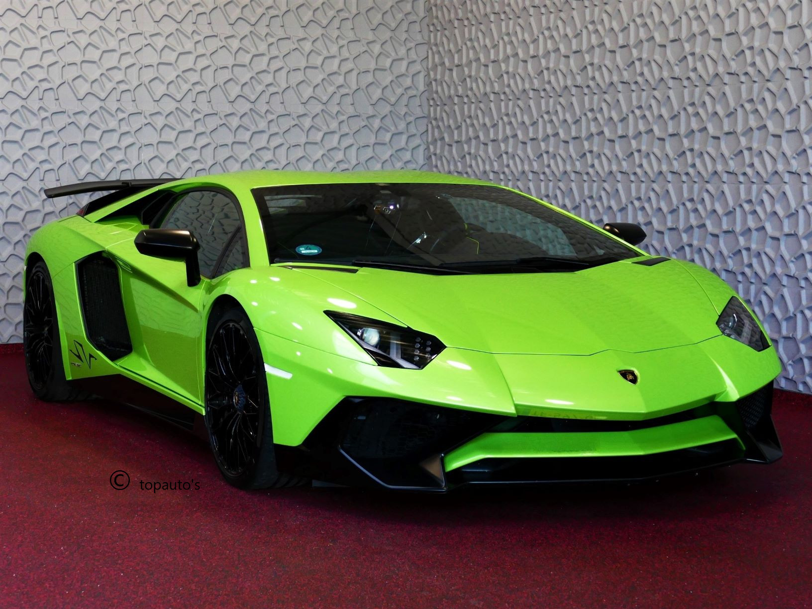 Lamborghini Aventador 6.5 V12 LP750-4 Superveloce SV Verde ithaca Lift Camera