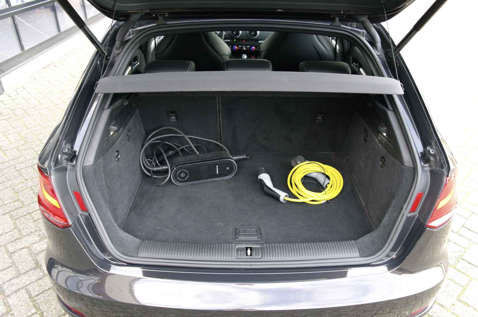 Audi A3 Sportback 1.4 e-tron PHEV Ambition Pro 3x S-Line | NL-Auto | Pano | RS Stoelen | B&O | Stoelverwarming - 27/55