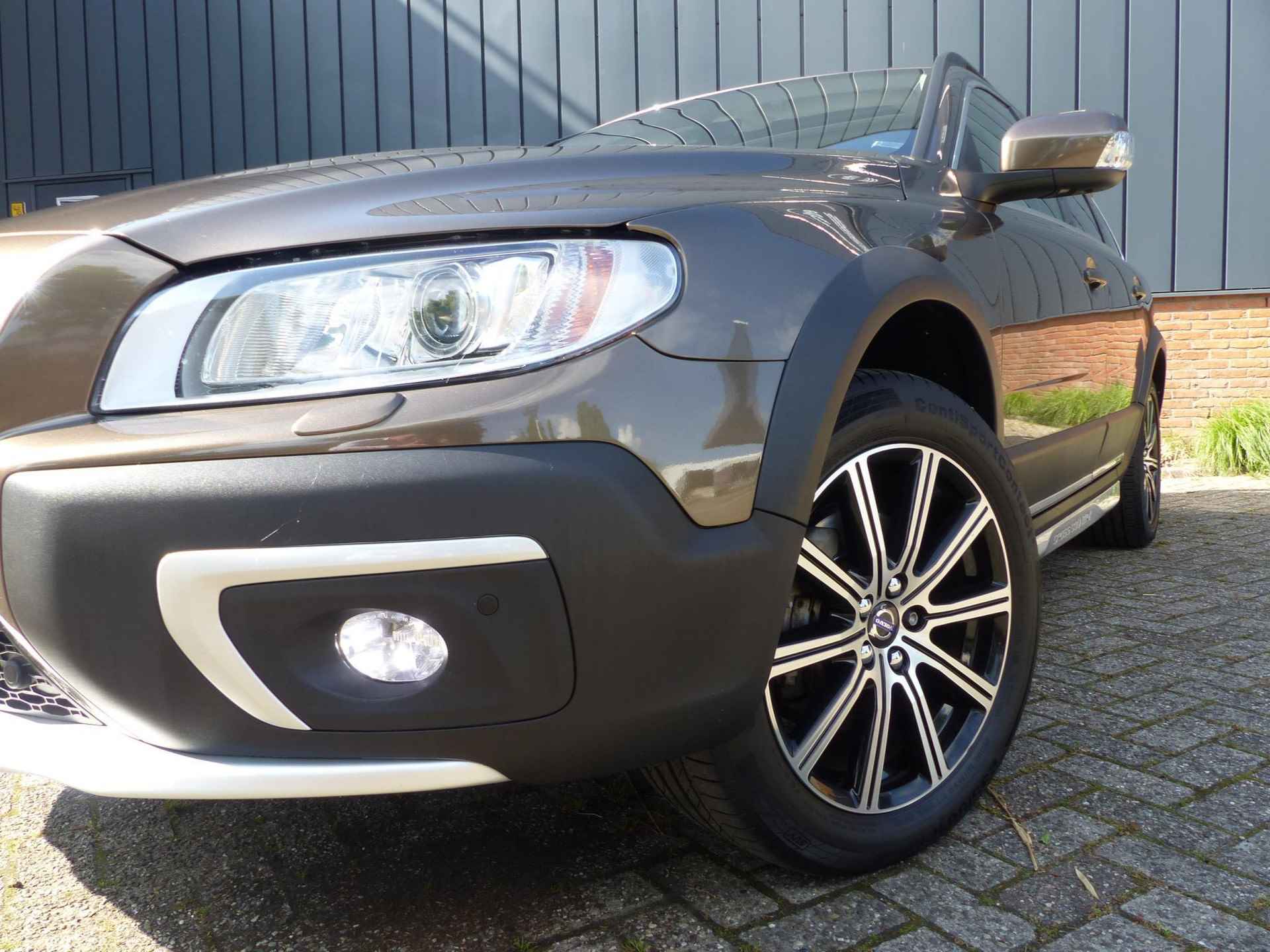 Volvo XC70 D4 Aut.  Nordic+Luxury | Schuif-/ kanteldak| Afneembare trekhaak| Elektrisch bedienbare bestuurdersstoel met geheugenfunctie| Verwarmbare voorstoelen| Verwarmbare voorruit| Bi-Xenon koplampen| - 6/30