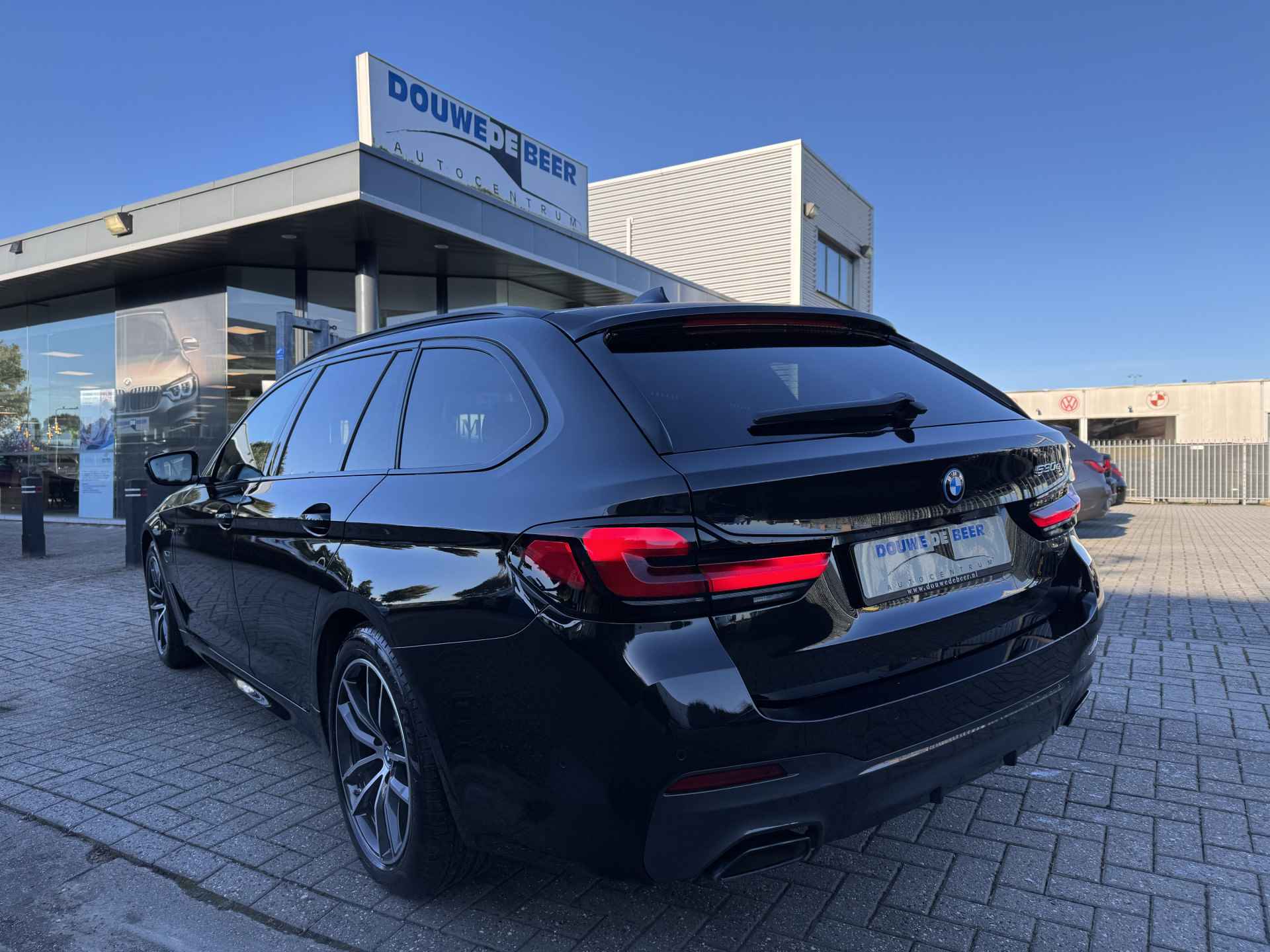 BMW 5 Serie Touring 530e M-Sport 530 Pano-Dak | Dr.ass.pro | Camera | Keyless | HUD - 2/33