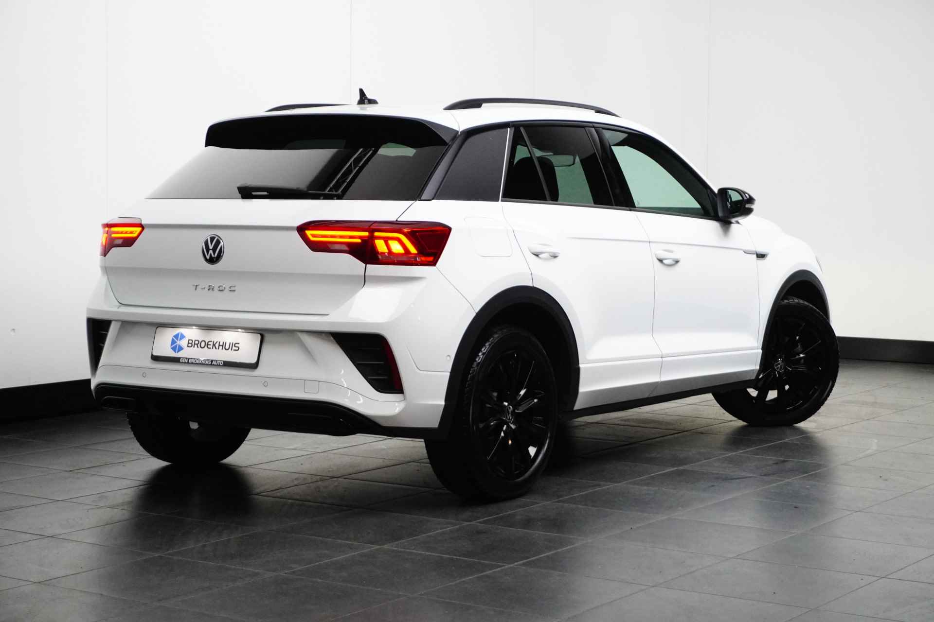 Volkswagen T-Roc 1.5 TSI 150PK DSG R-Line Blackstyle | Camera| Alarm | 18 inch| - 5/29