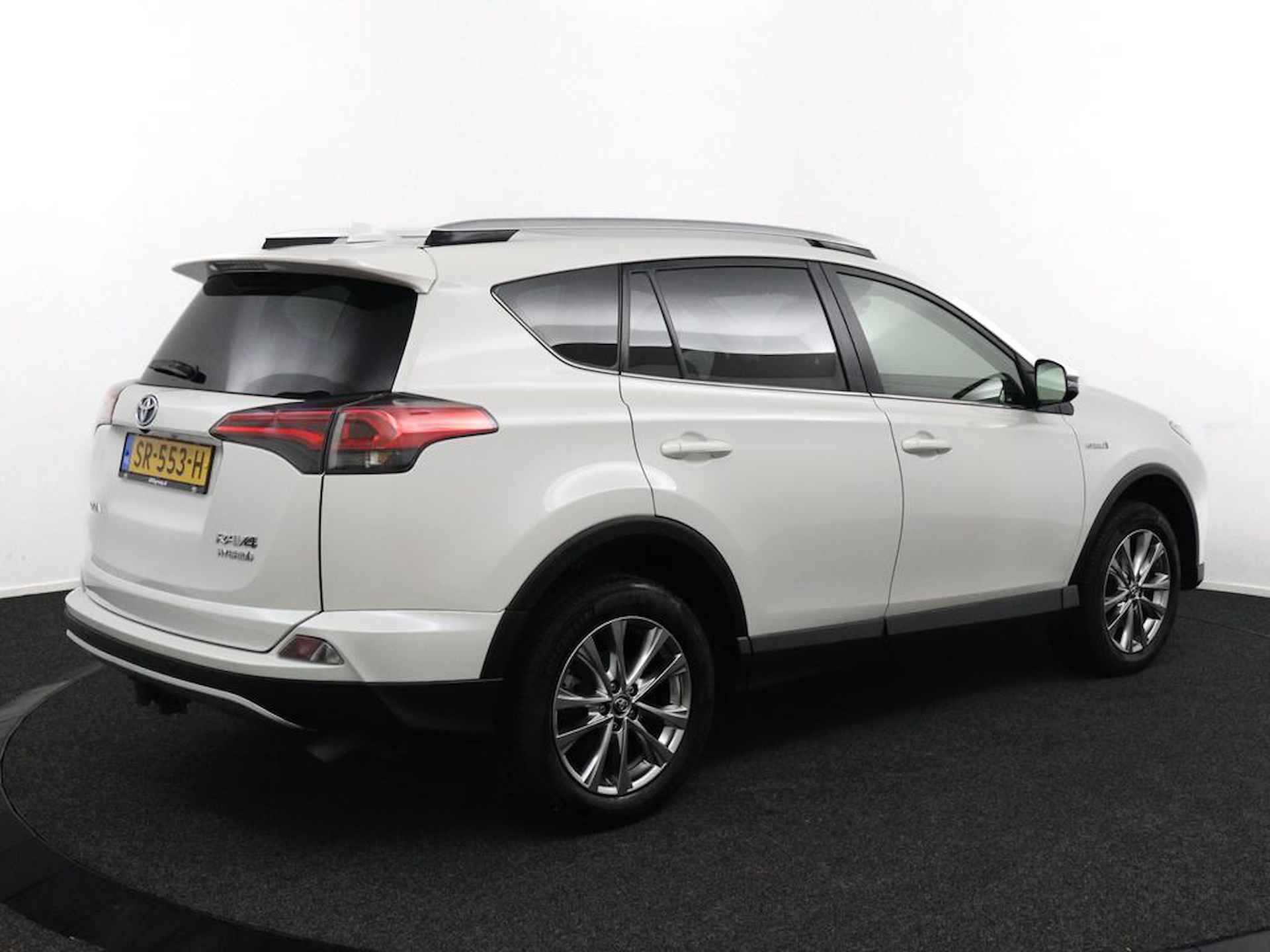 Toyota RAV4 2.5 Hybrid Executive Business | Trekhaak | Lederen Bekleding | Elektrisch verstelbare Bestuurdersstoel | Navigatie | - 3/50