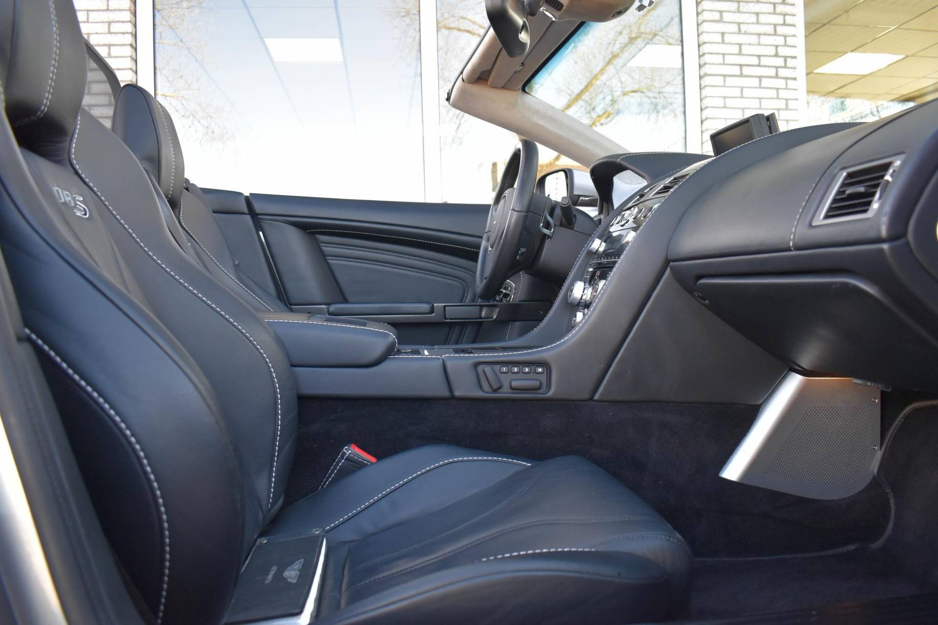 Aston Martin DBS Volante 6.0 V12 Touchtronic Carbon B&O 20"Keramisch Touchtronic Carbon B&O - 6/58
