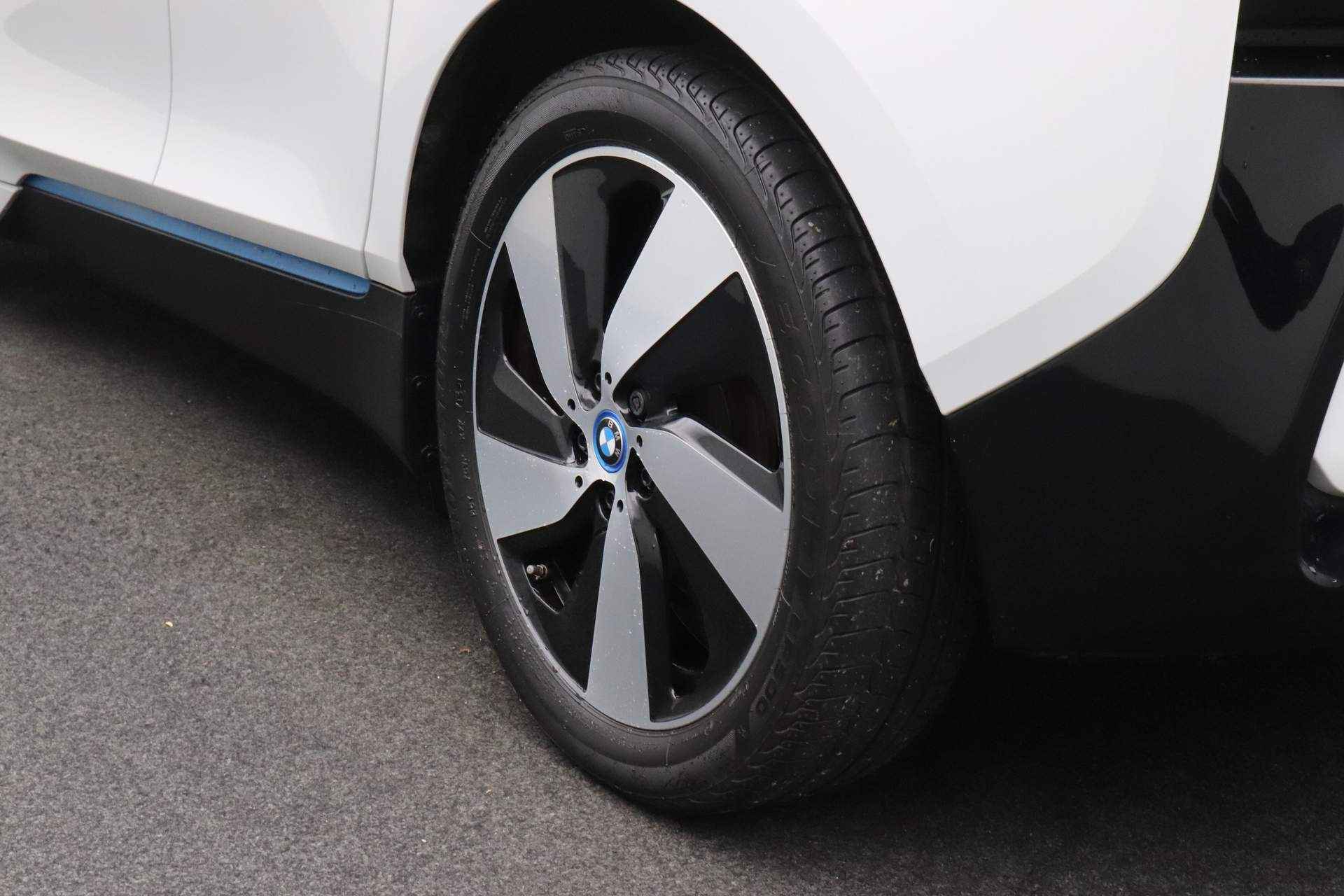 BMW i3 Basis 120Ah 42 kWh | AC Snelladen | Achteruitrijcamera | Cruise Control | PDC Voor/Achter | - 5/25