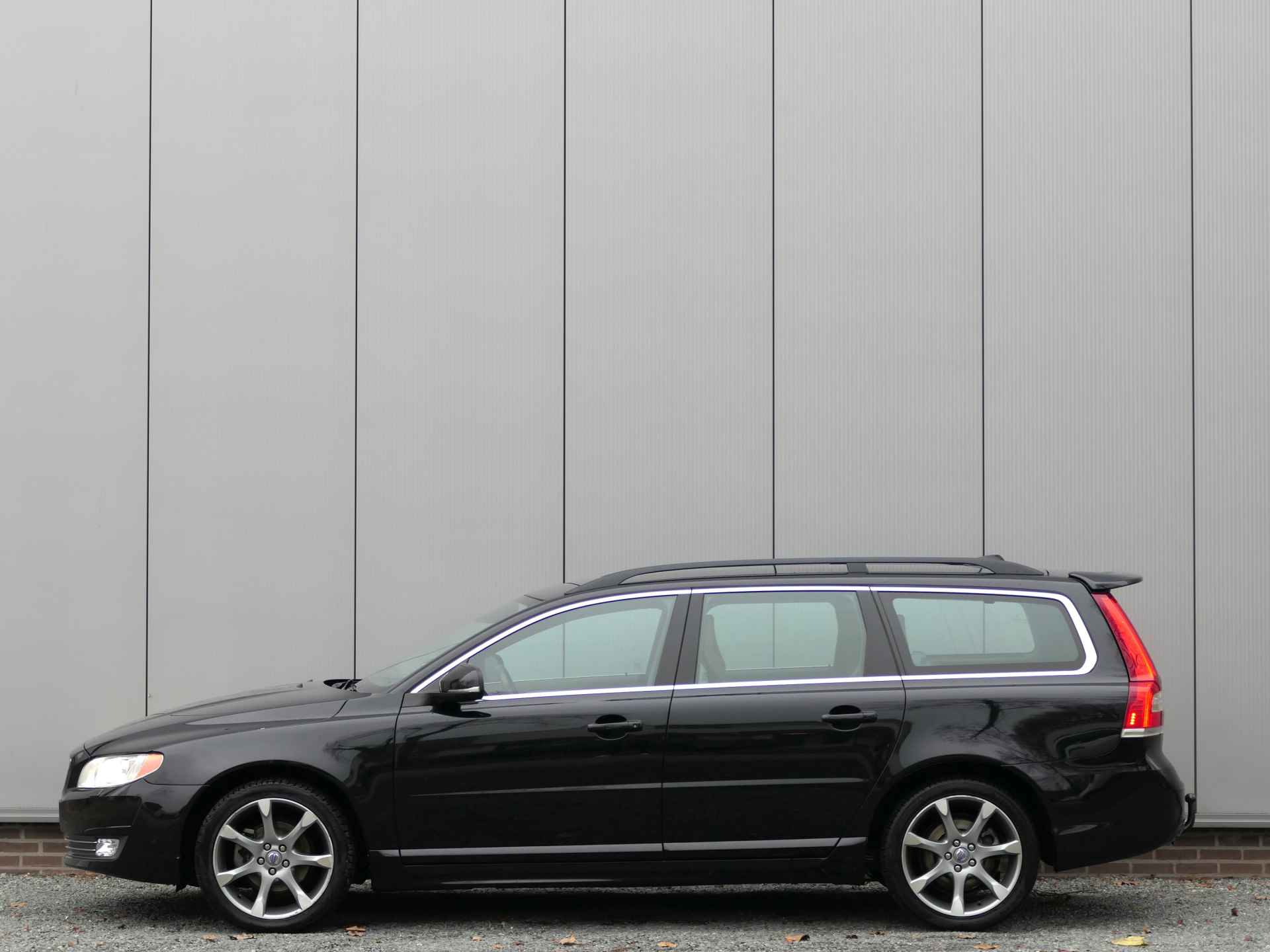 Volvo V70 T4 Nordic+ Xenon / Navi / Trekhaak - 6/21