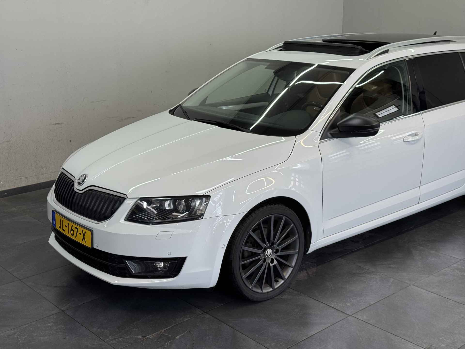 ŠKODA Octavia Combi 1.4 TSI Greentech Style Businessline✅Panoramadak✅Sportstoelen✅Stoelverwarming✅Leder Bekleding✅Apple Carplay✅DSG✅ - 16/82